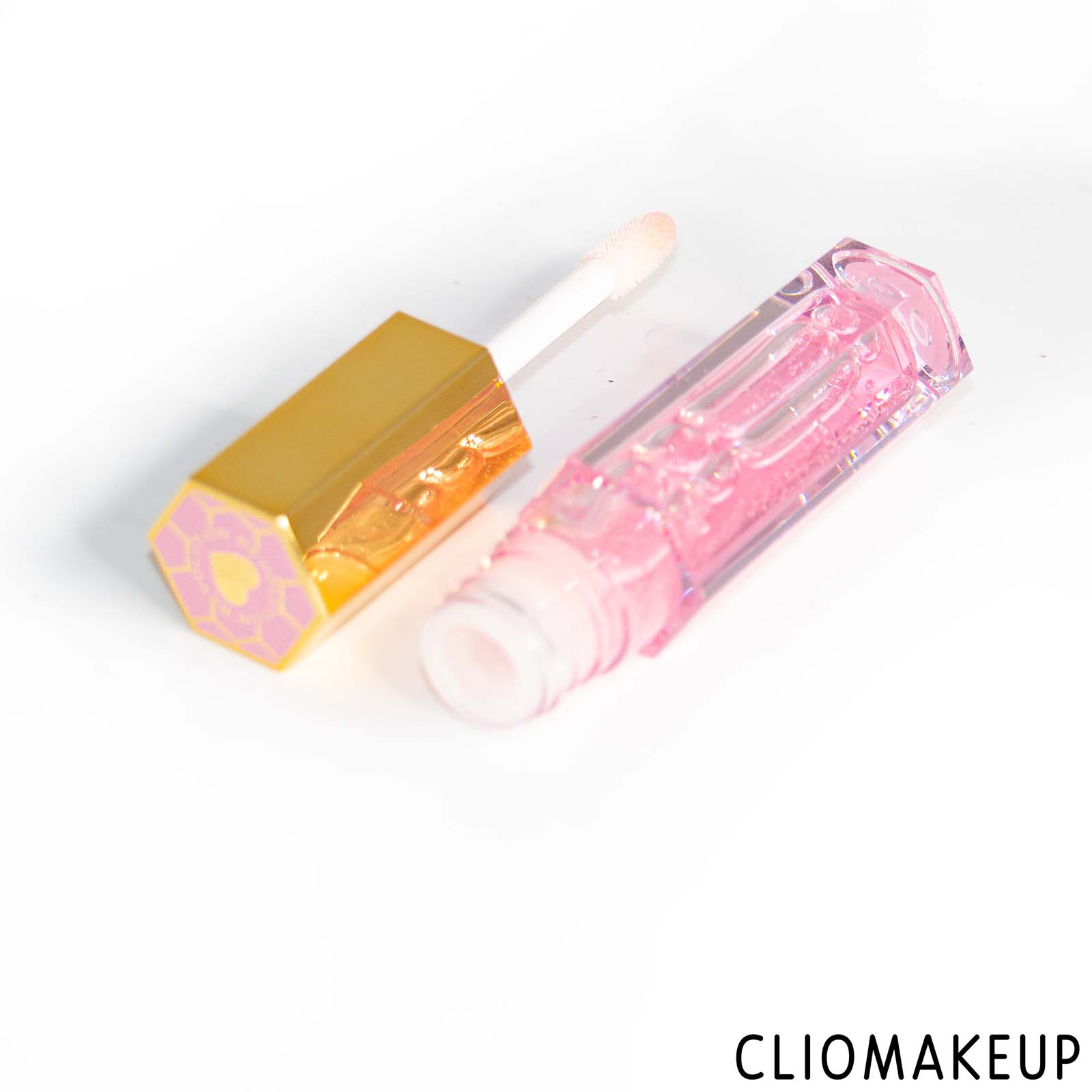 cliomakeup-recensione-olio-labbra-revolution-honey-bear-lip-oil-4