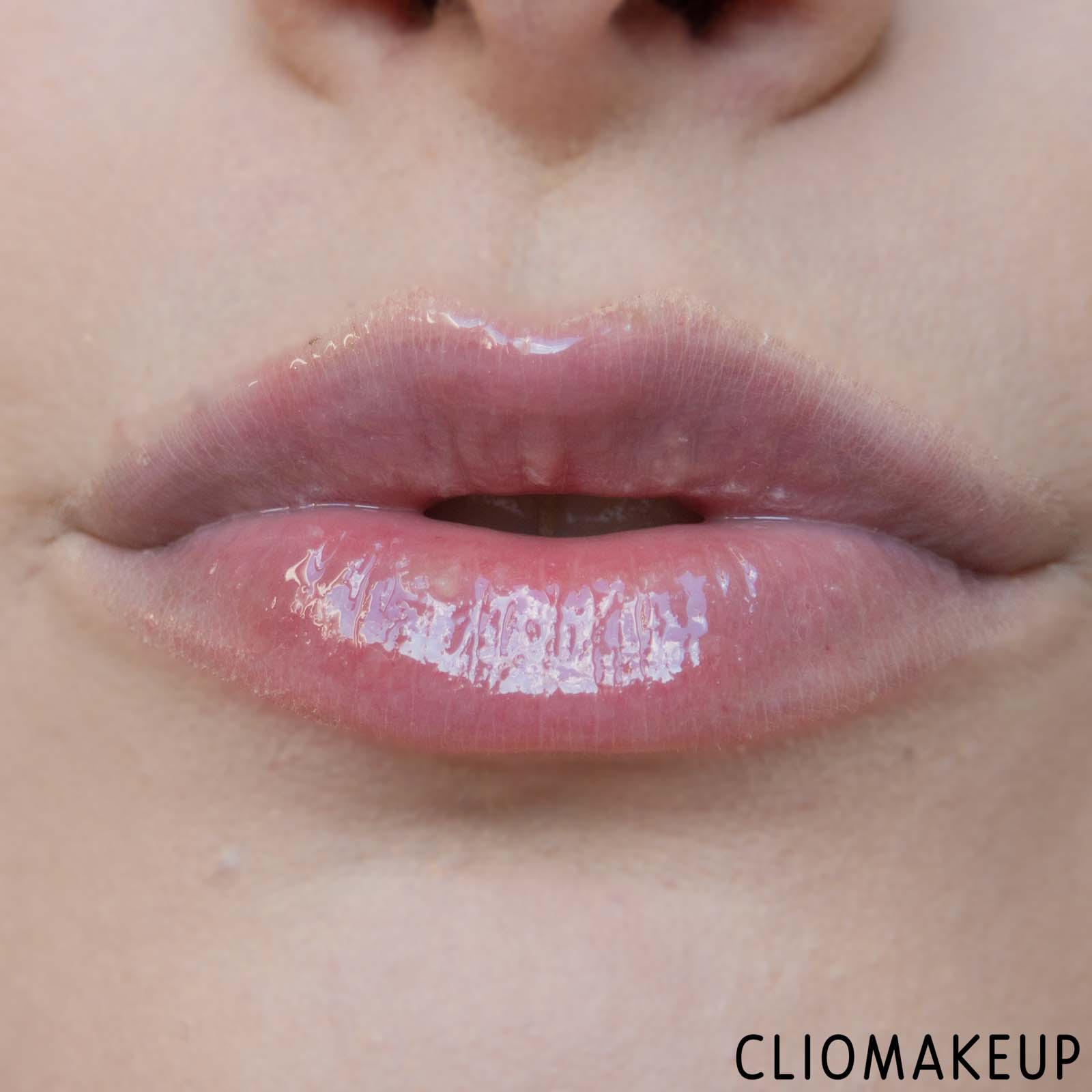 cliomakeup-recensione-olio-labbra-revolution-honey-bear-lips-oil-10