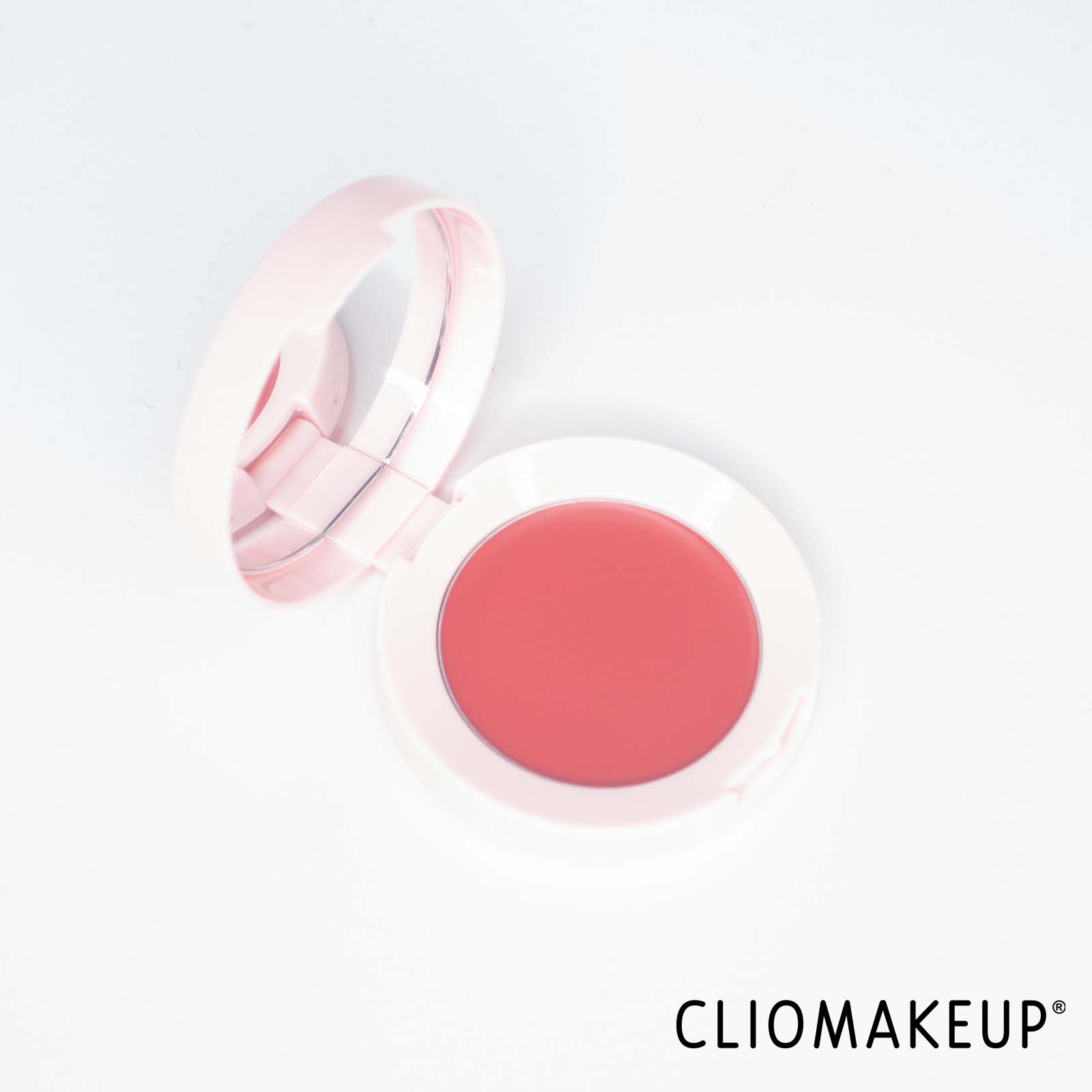 cliomakeup-recensione-blush-catrice-cream-to-powder-blush-4