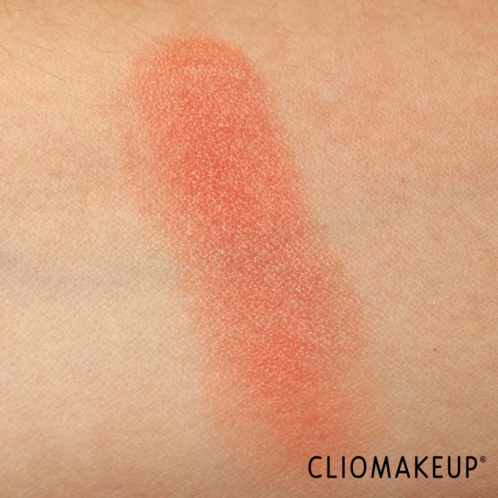 cliomakeup-recensione-blush-catrice-cream-to-powder-blush-6