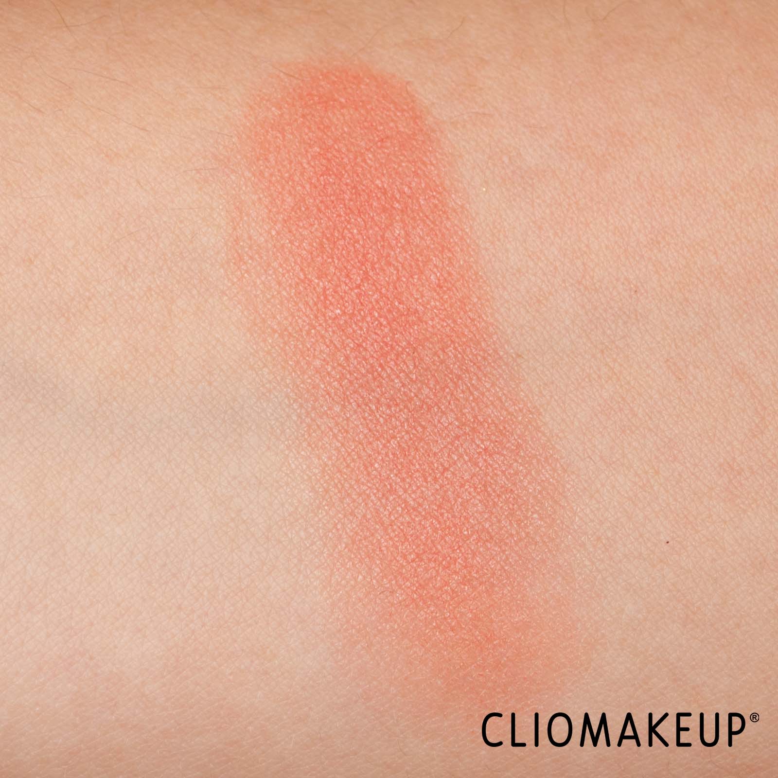 cliomakeup-recensione-blush-catrice-cream-to-powder-blush-7