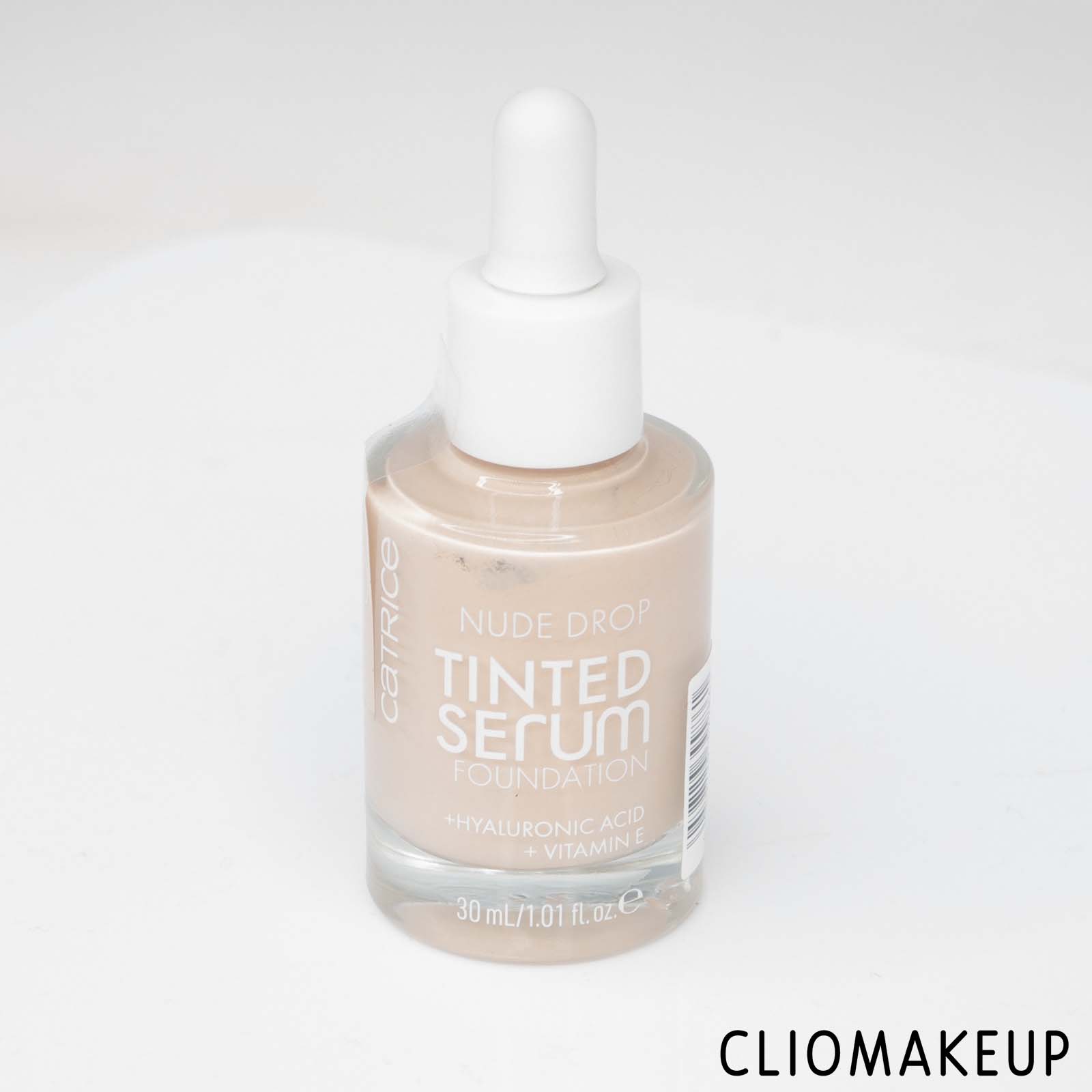 cliomakeup-recensione-fondotinta-catrice-nude-drop-tinted-serum-foundation-4