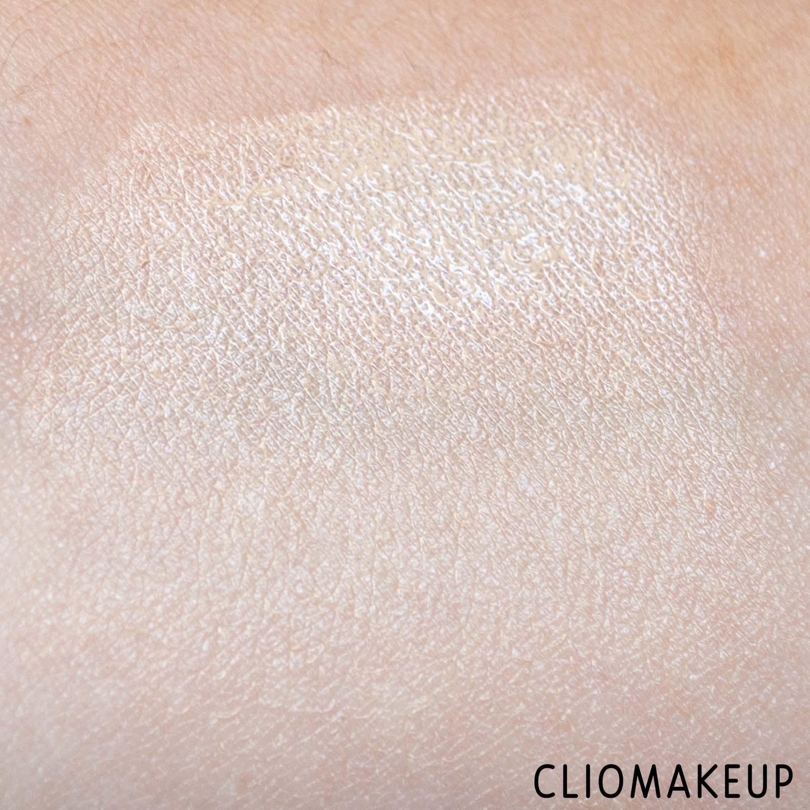 cliomakeup-recensione-fondotinta-catrice-nude-drop-tinted-serum-foundation-6