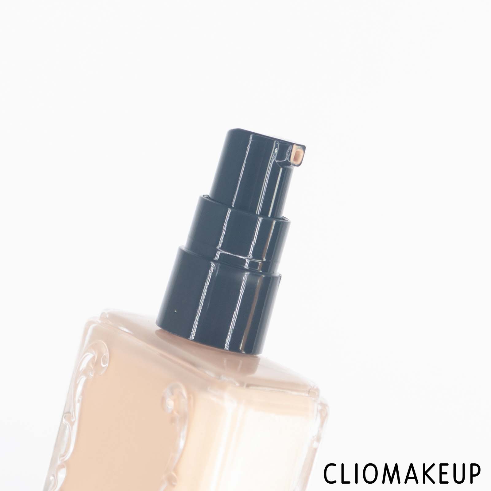 cliomakeup-recensione-fondotinta-kvd-vegan-beauty-good-apple-full-coverage-serum-foundation-5