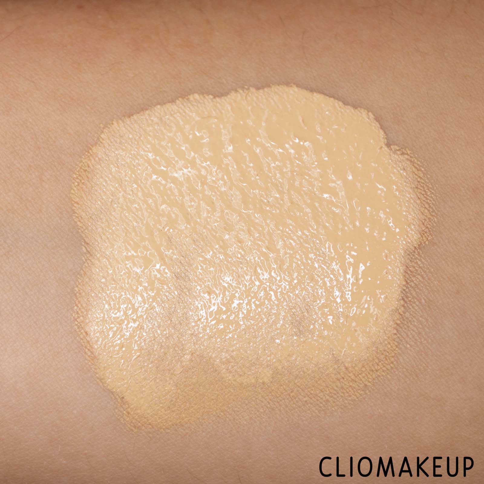 cliomakeup-recensione-fondotinta-kvd-vegan-beauty-good-apple-full-coverage-serum-foundation-7