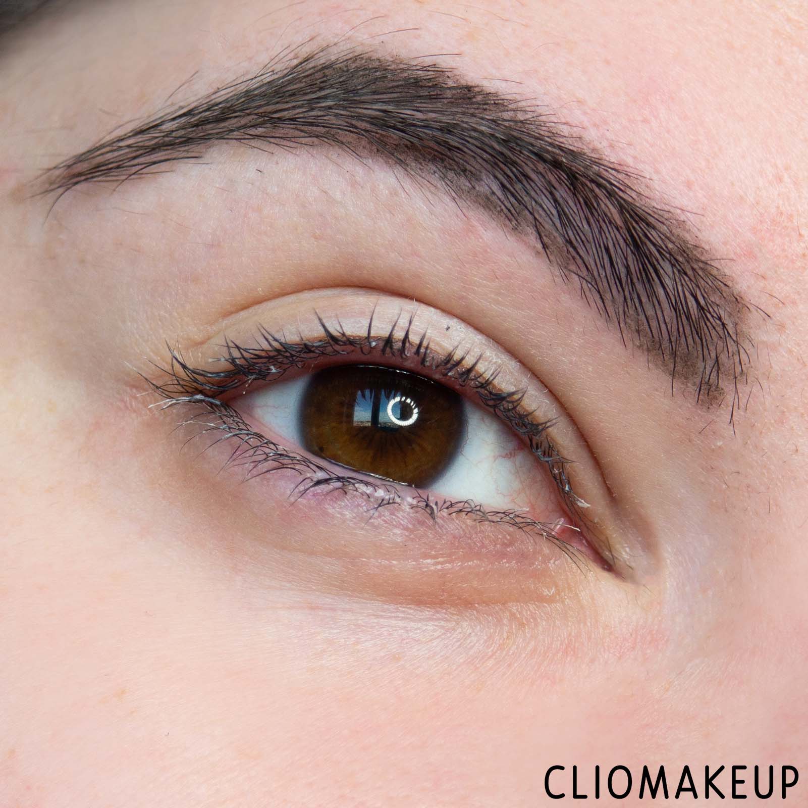 cliomakeup-recensione-mascara-loreal-double-extension-carbon-black-mascara-11