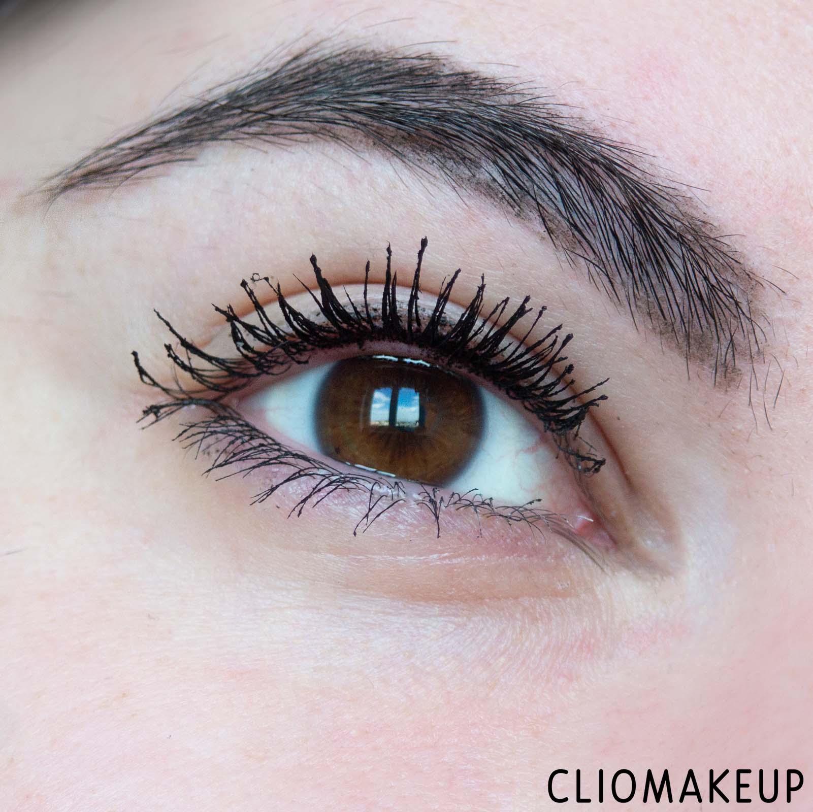 cliomakeup-recensione-mascara-loreal-double-extension-carbon-black-mascara-14