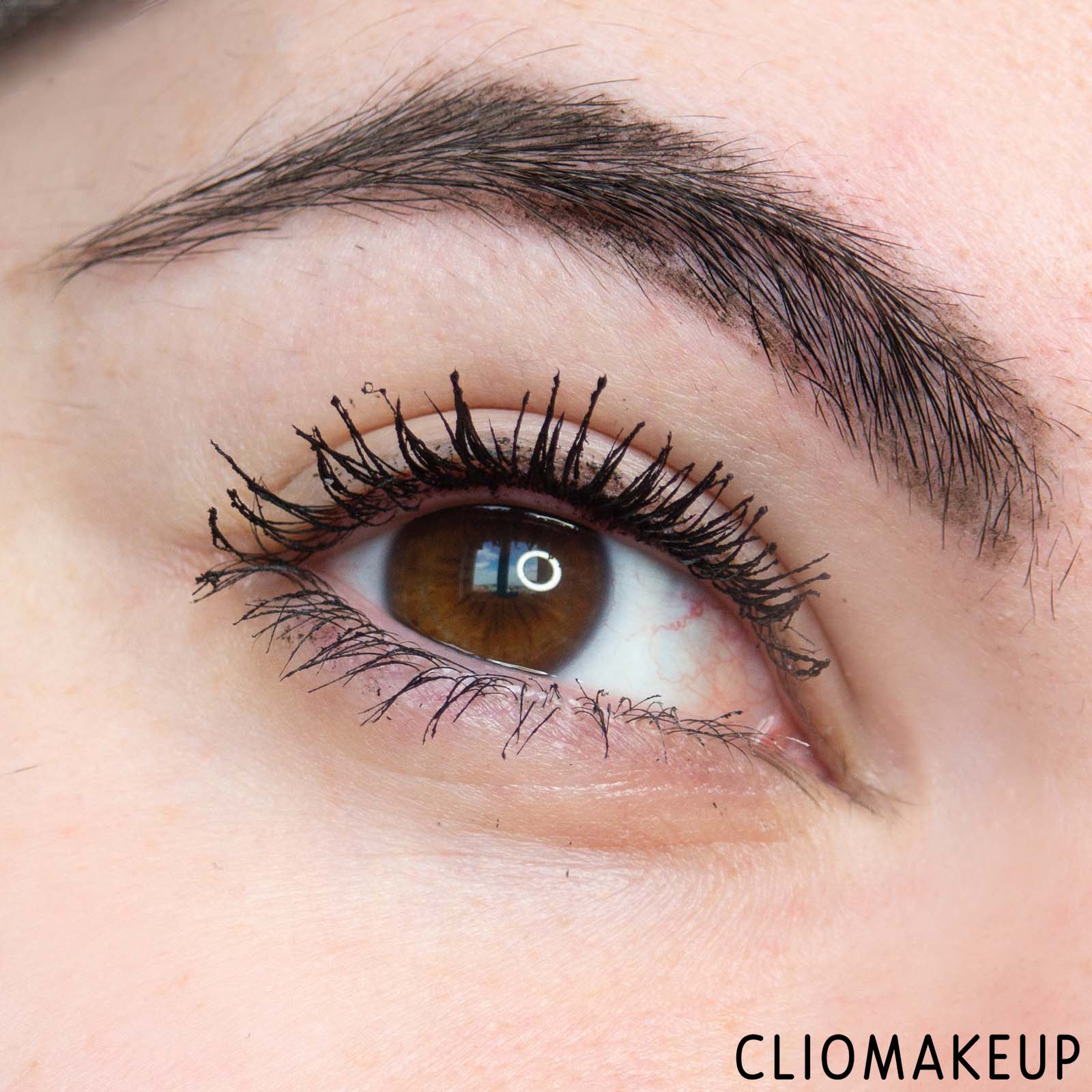 cliomakeup-recensione-mascara-loreal-double-extension-carbon-black-mascara-15