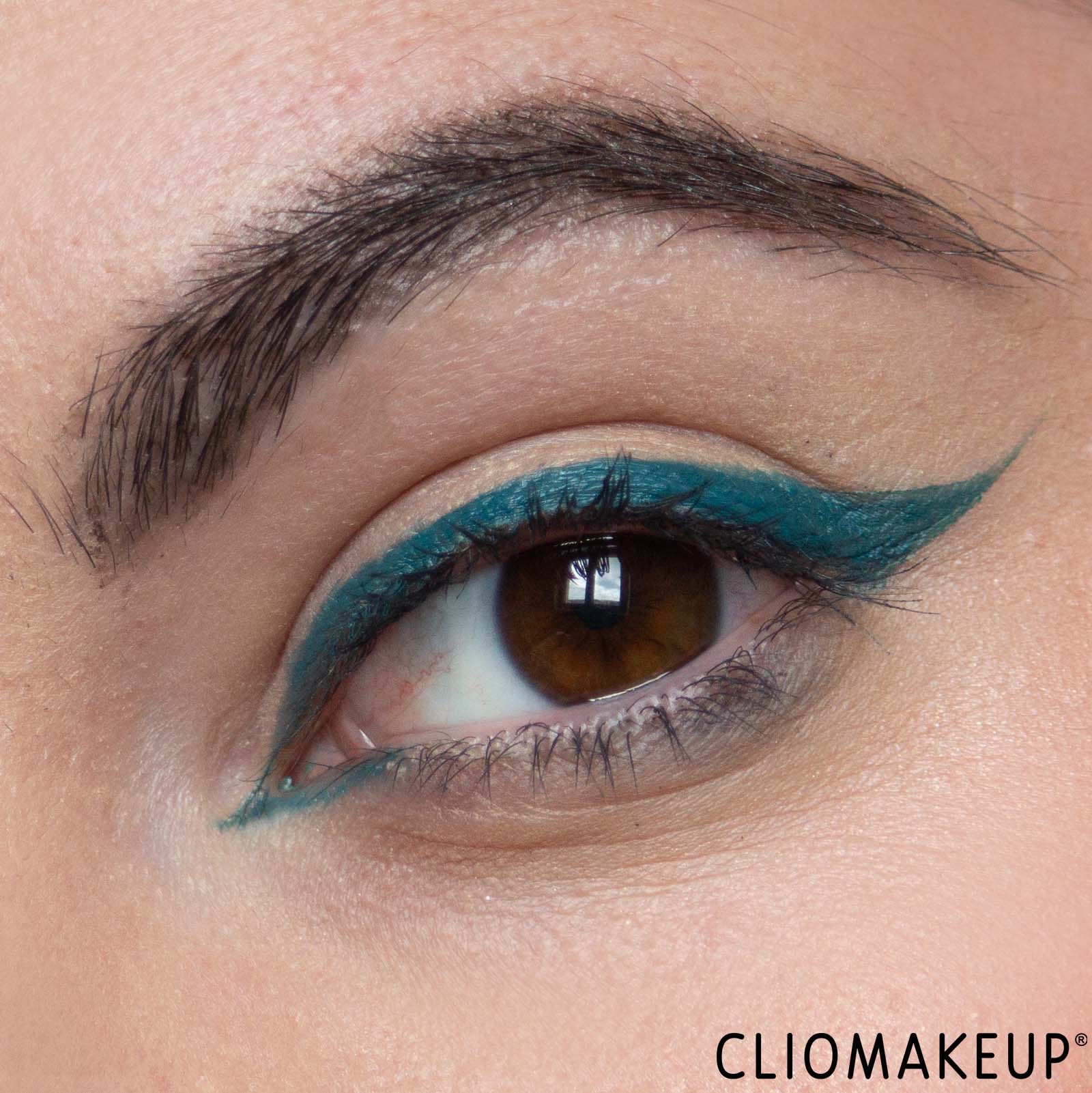 cliomakeup-recensione-eyeliner-catrice-calligraph-artist-matte-eyeliner-11