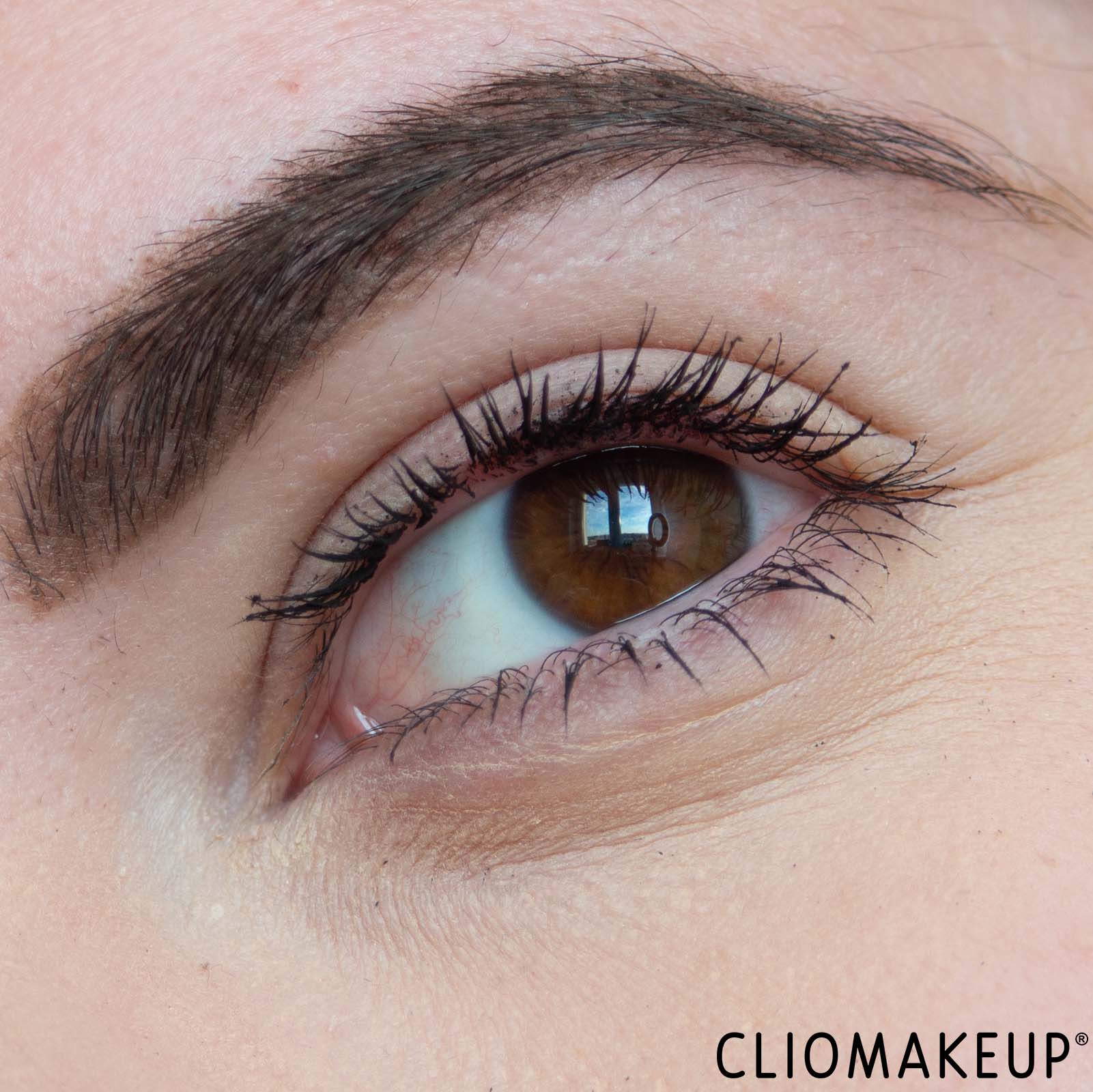 cliomakeup-recensione-mascara-revolution-beauty-big-lash-reloaded-volume-mascara-ultra-black-10