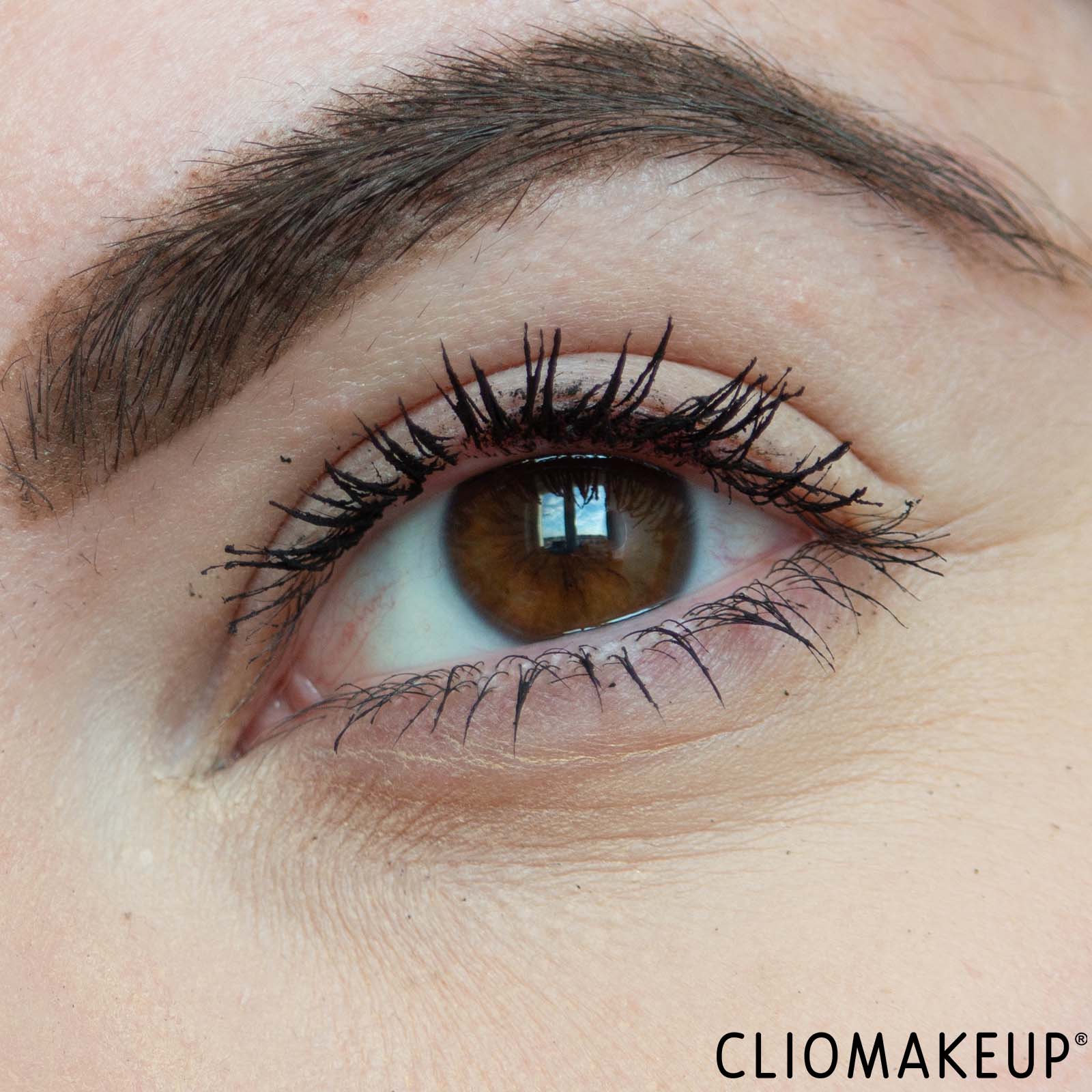 cliomakeup-recensione-mascara-revolution-beauty-big-lash-reloaded-volume-mascara-ultra-black-12