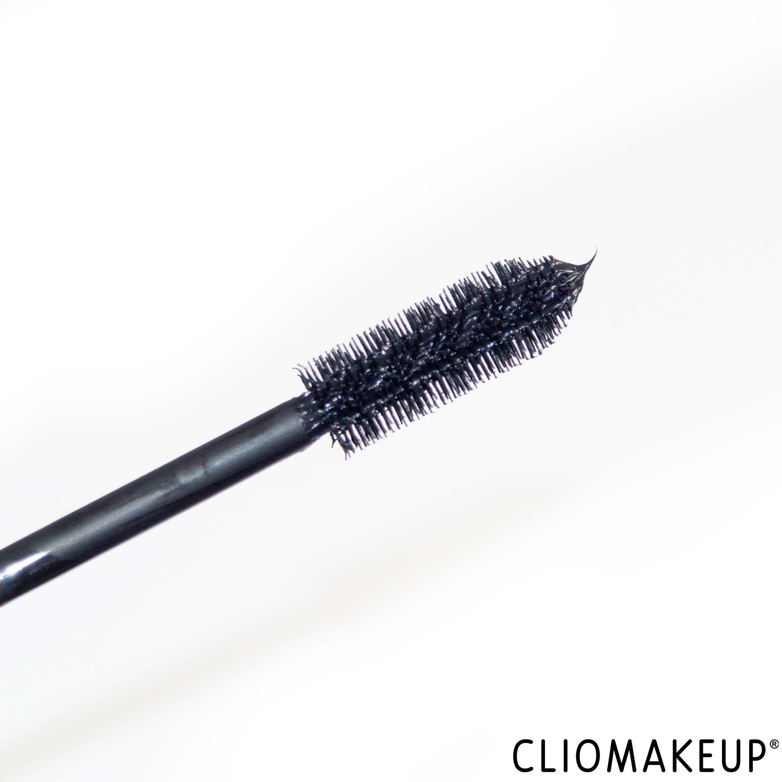 cliomakeup-recensione-mascara-revolution-beauty-big-lash-reloaded-volume-mascara-ultra-black-5