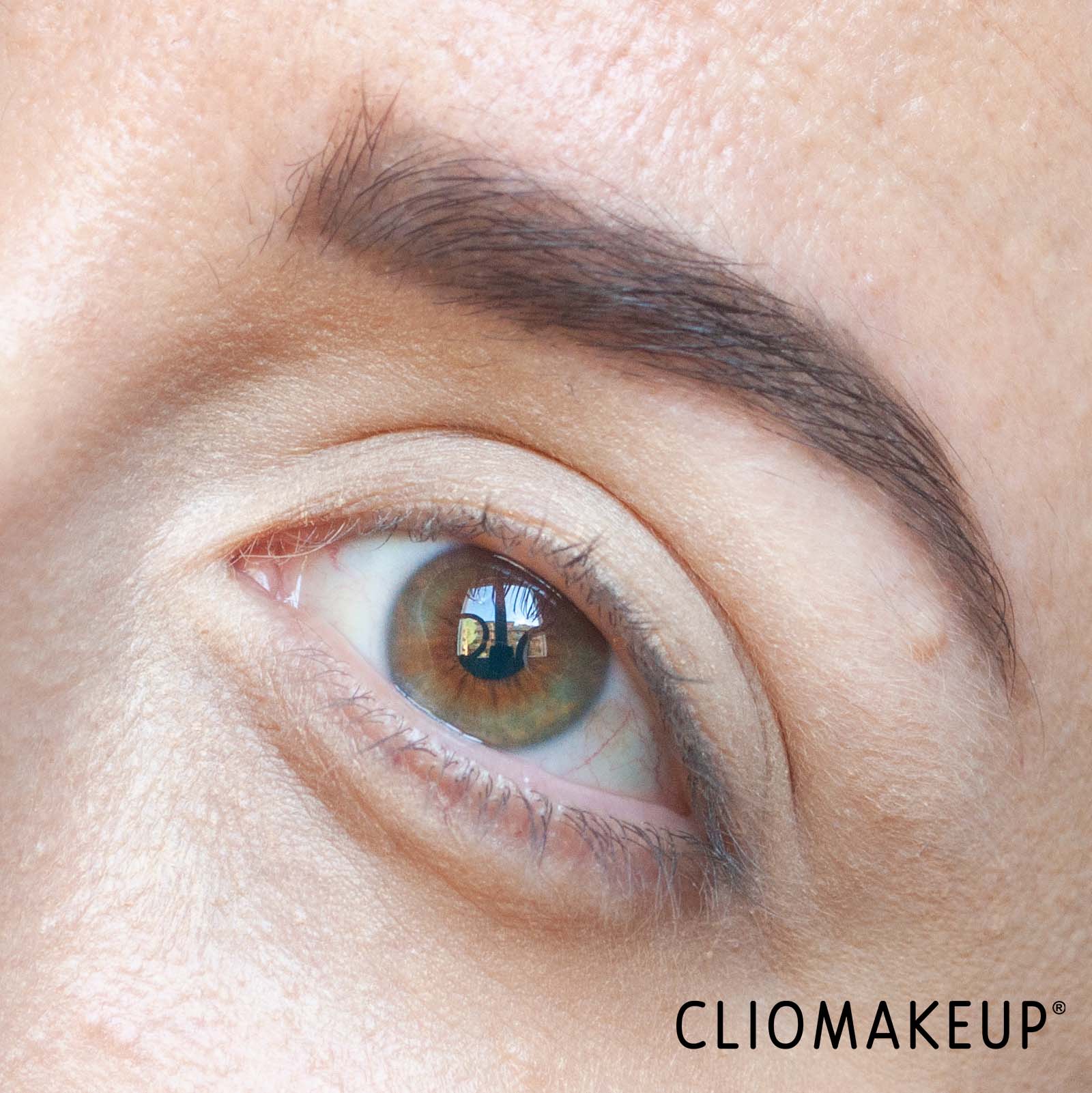 cliomakeup-recensione-matita-sopracciglia-haus-laboratories-the-edge-precision-brow-pencil-10