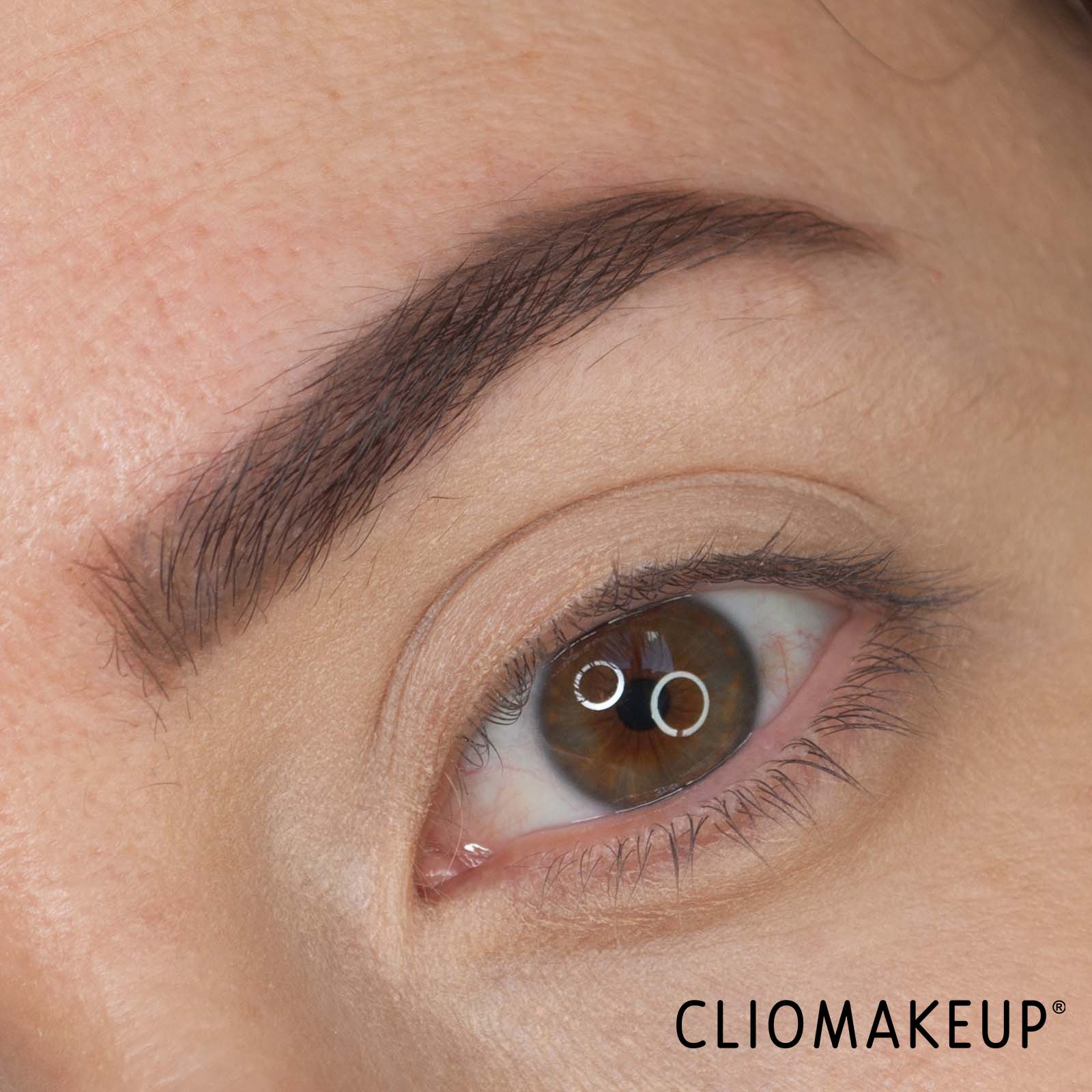 cliomakeup-recensione-matita-sopracciglia-haus-laboratories-the-edge-precision-brow-pencil-11