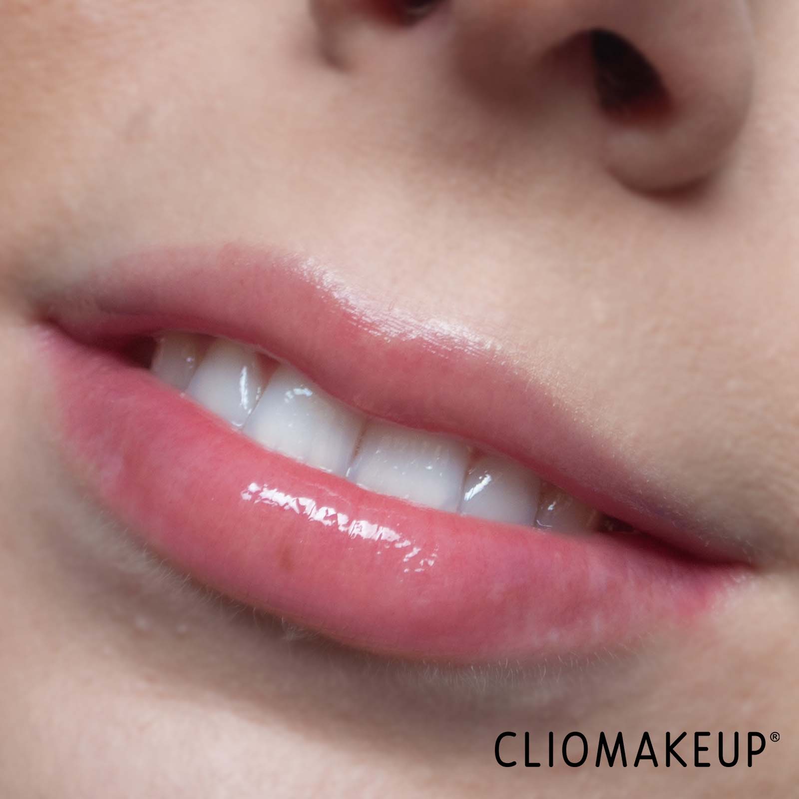 cliomakeup-recensione-olio-labbra-gisou-honey-infused-lip-oil-10