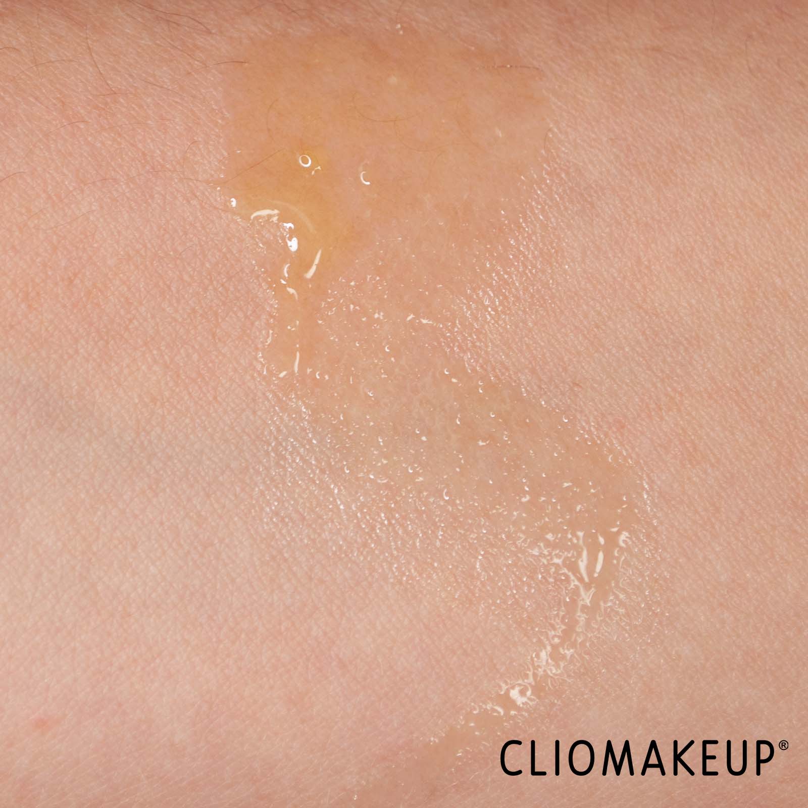 cliomakeup-recensione-olio-labbra-gisou-honey-infused-lip-oil-7