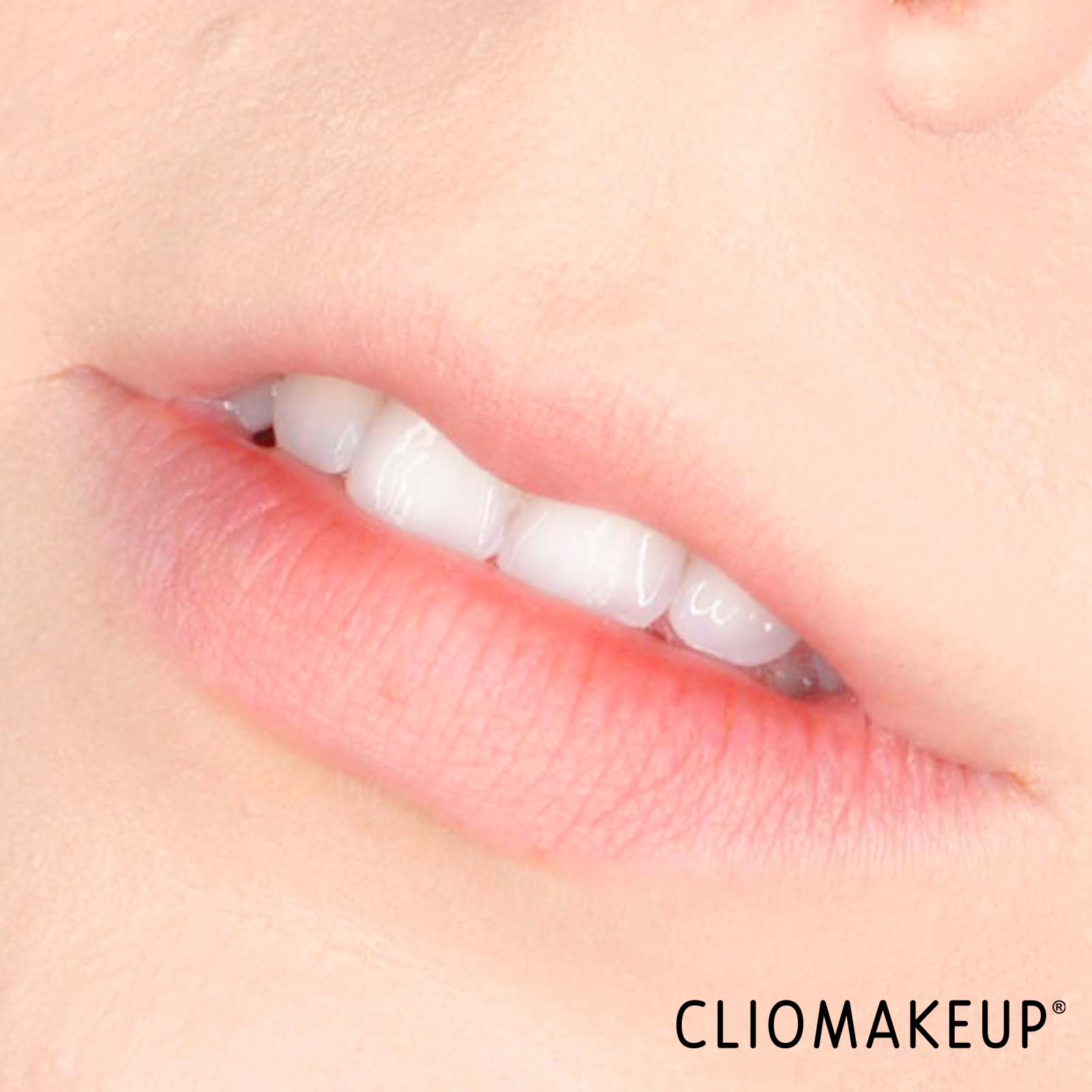 cliomakeup-recensione-olio-labbra-gisou-honey-infused-lip-oil-9