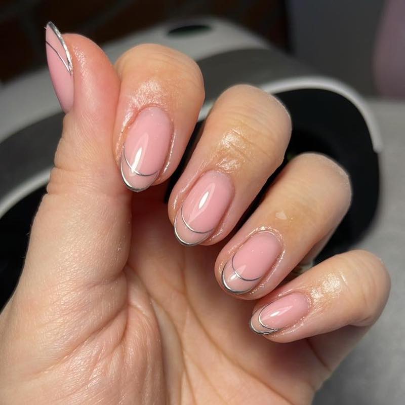 cliomakeup-negative-space-french-manicure-3