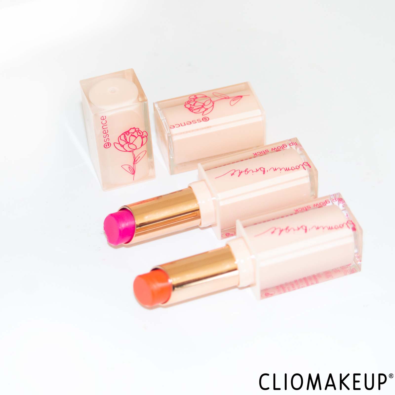 cliomakeup-recensione-balsamo-labbra-essence-bloomin-bright-lip-glow-stick-3