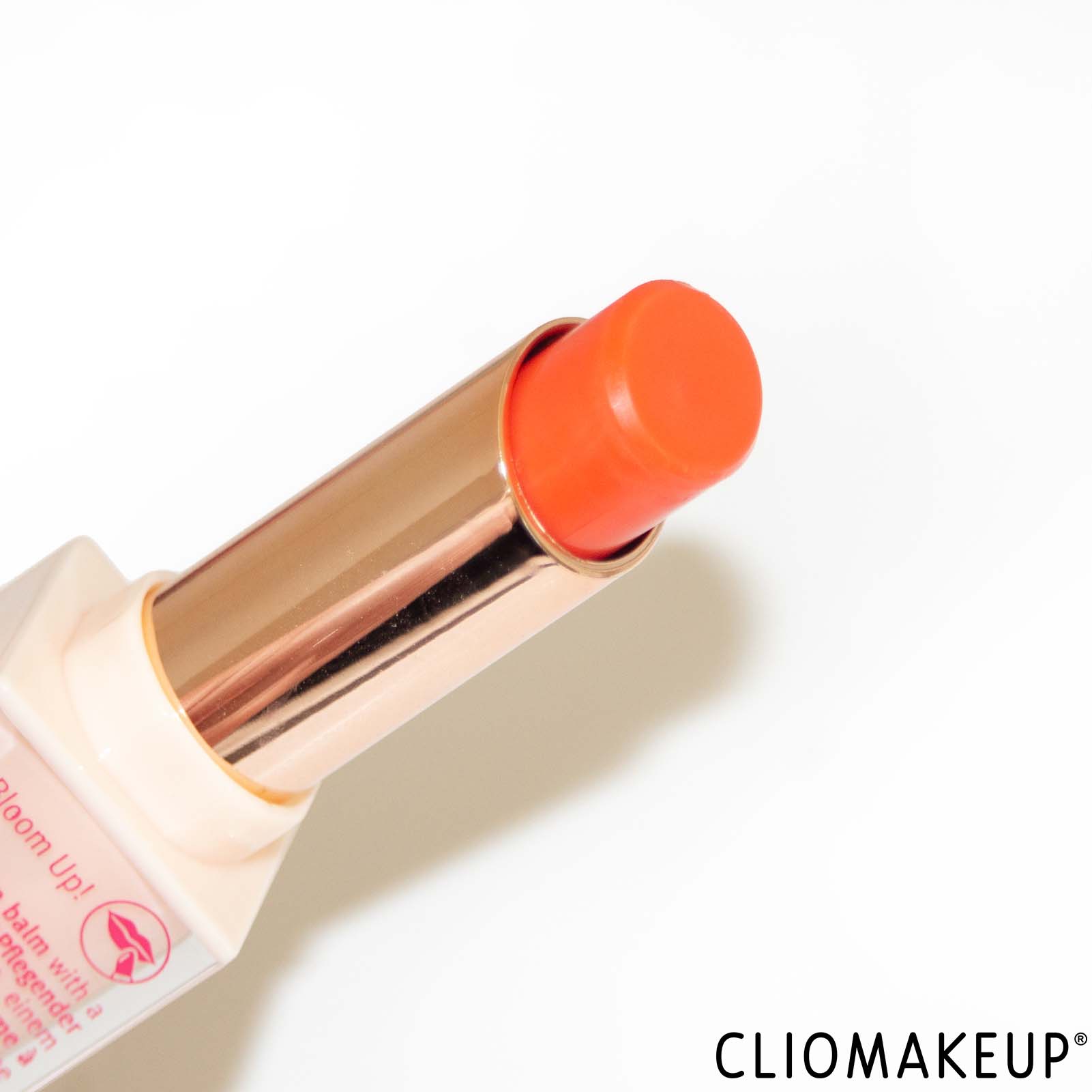 cliomakeup-recensione-balsamo-labbra-essence-bloomin-bright-lip-glow-stick-4