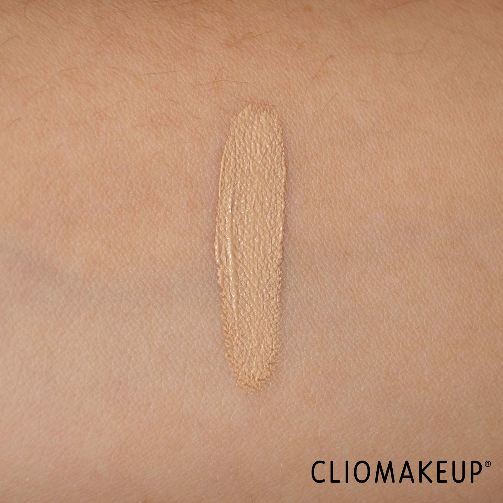 cliomakeup-recensione-correttore-essence-multitask-concealer-7