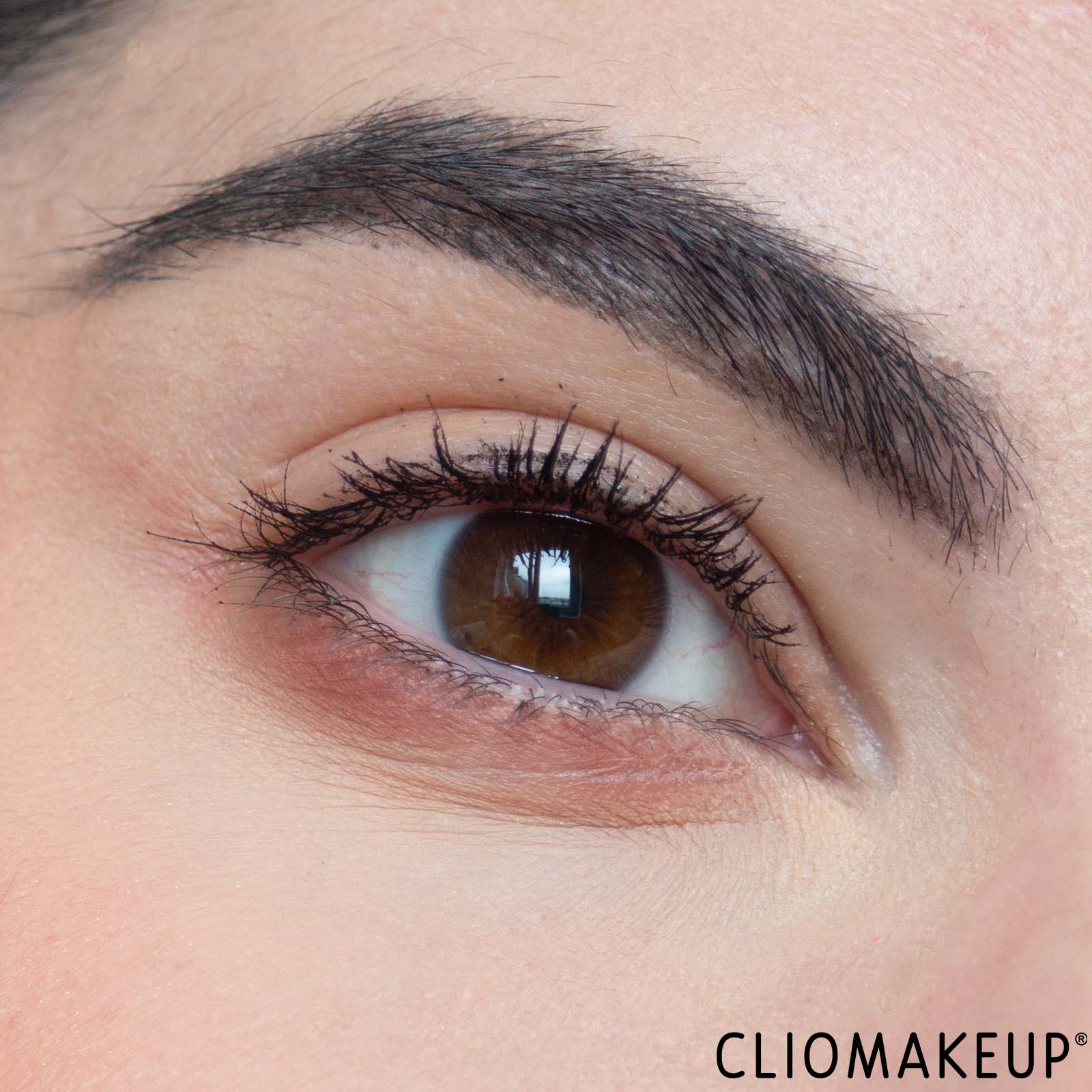 cliomakeup-recensione-mascara-deborah-milano-mascara-24-ore-instant-volume-up-to-the-stars-10