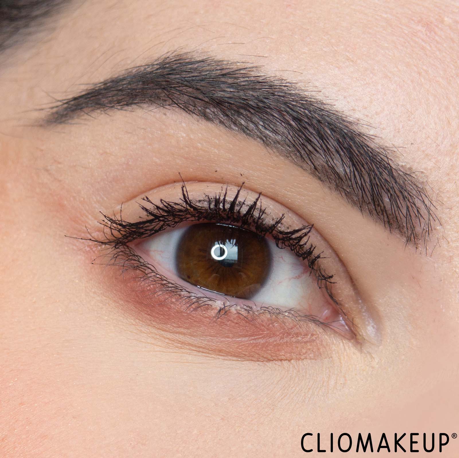 cliomakeup-recensione-mascara-deborah-milano-mascara-24-ore-instant-volume-up-to-the-stars-11