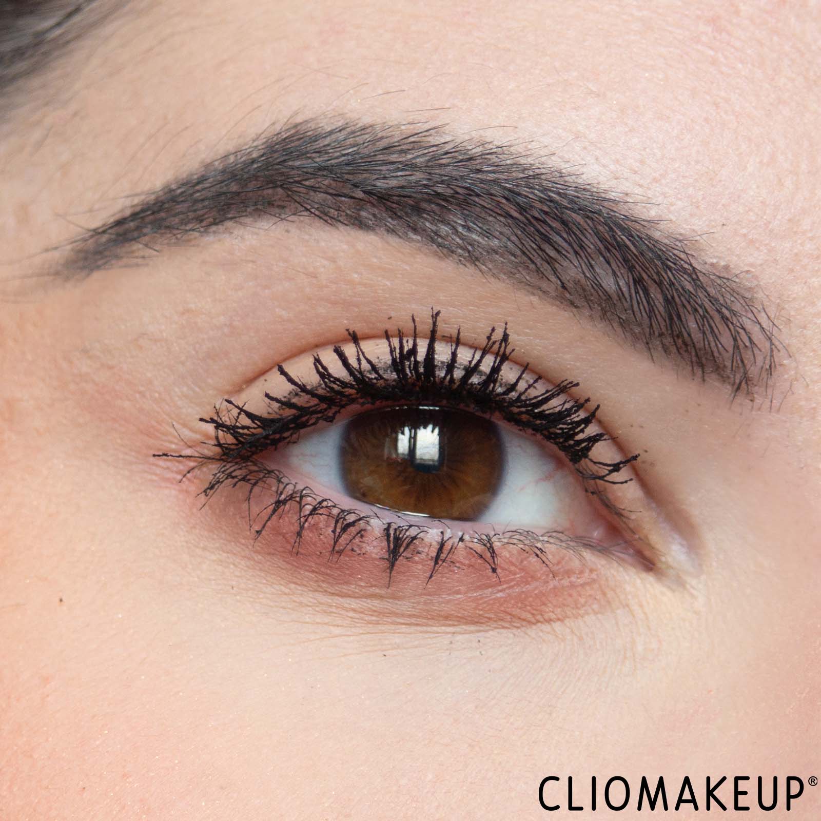 cliomakeup-recensione-mascara-deborah-milano-mascara-24-ore-instant-volume-up-to-the-stars-12