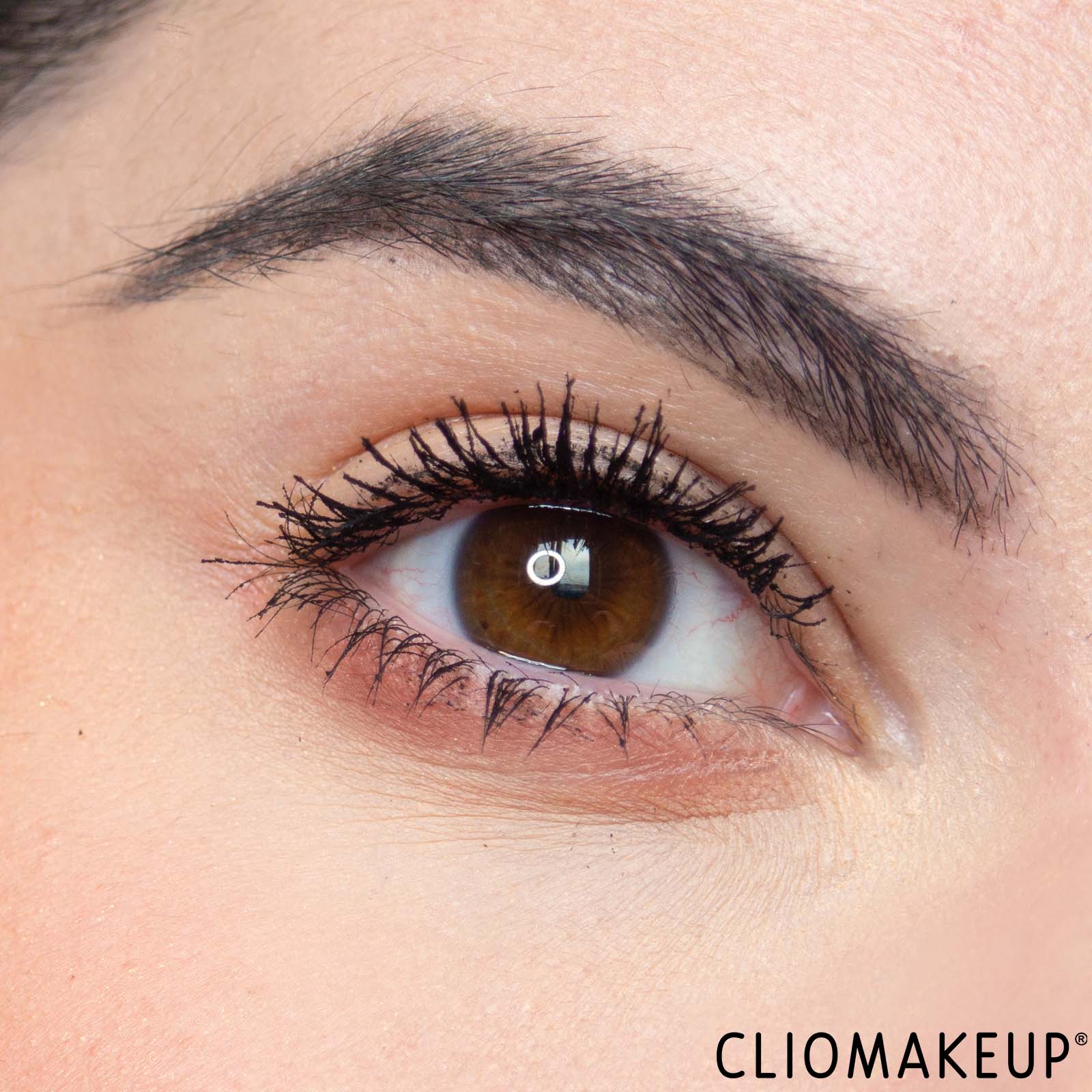 cliomakeup-recensione-mascara-deborah-milano-mascara-24-ore-instant-volume-up-to-the-stars-13