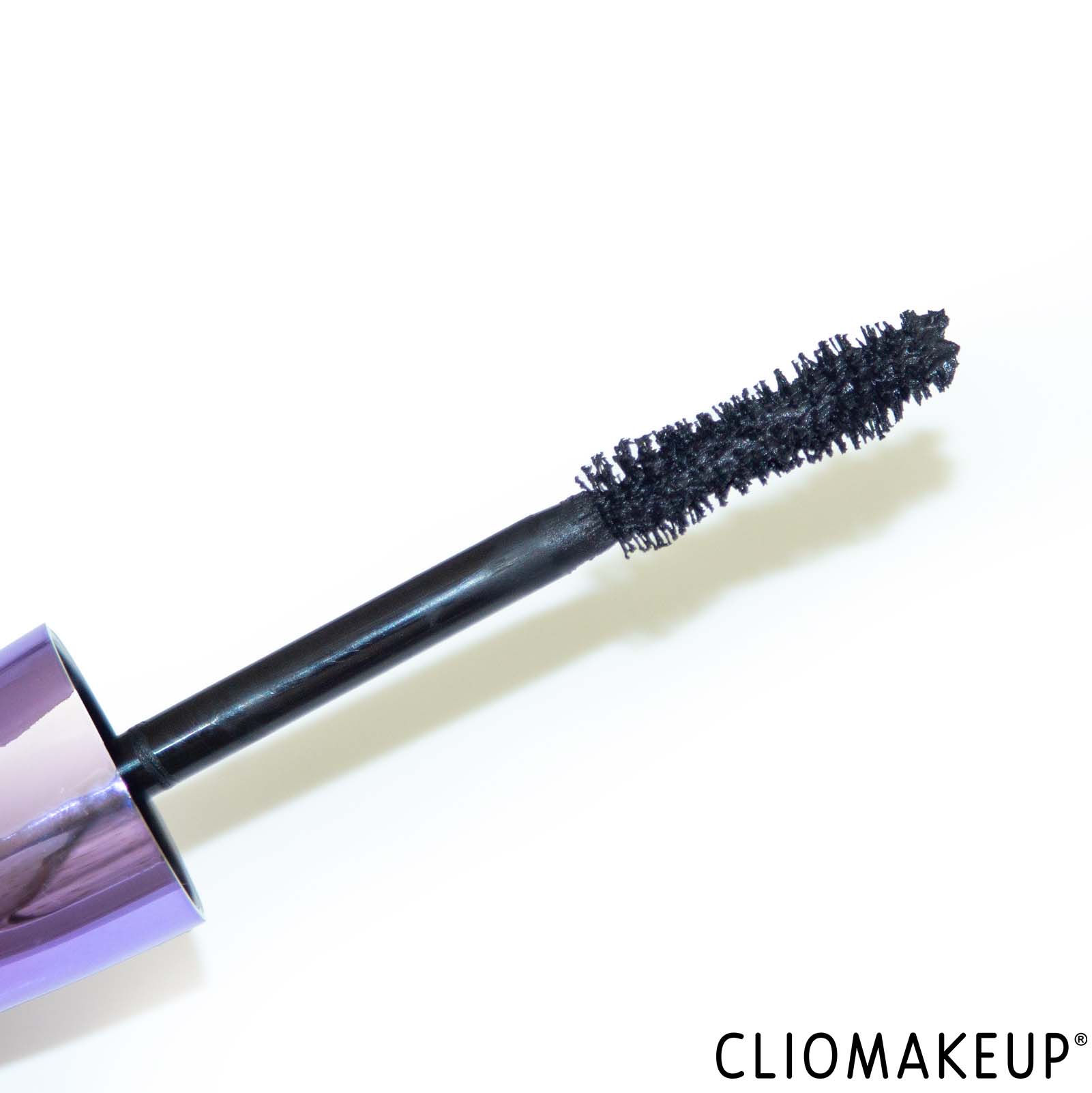 cliomakeup-recensione-mascara-deborah-milano-mascara-24-ore-instant-volume-up-to-the-stars-5