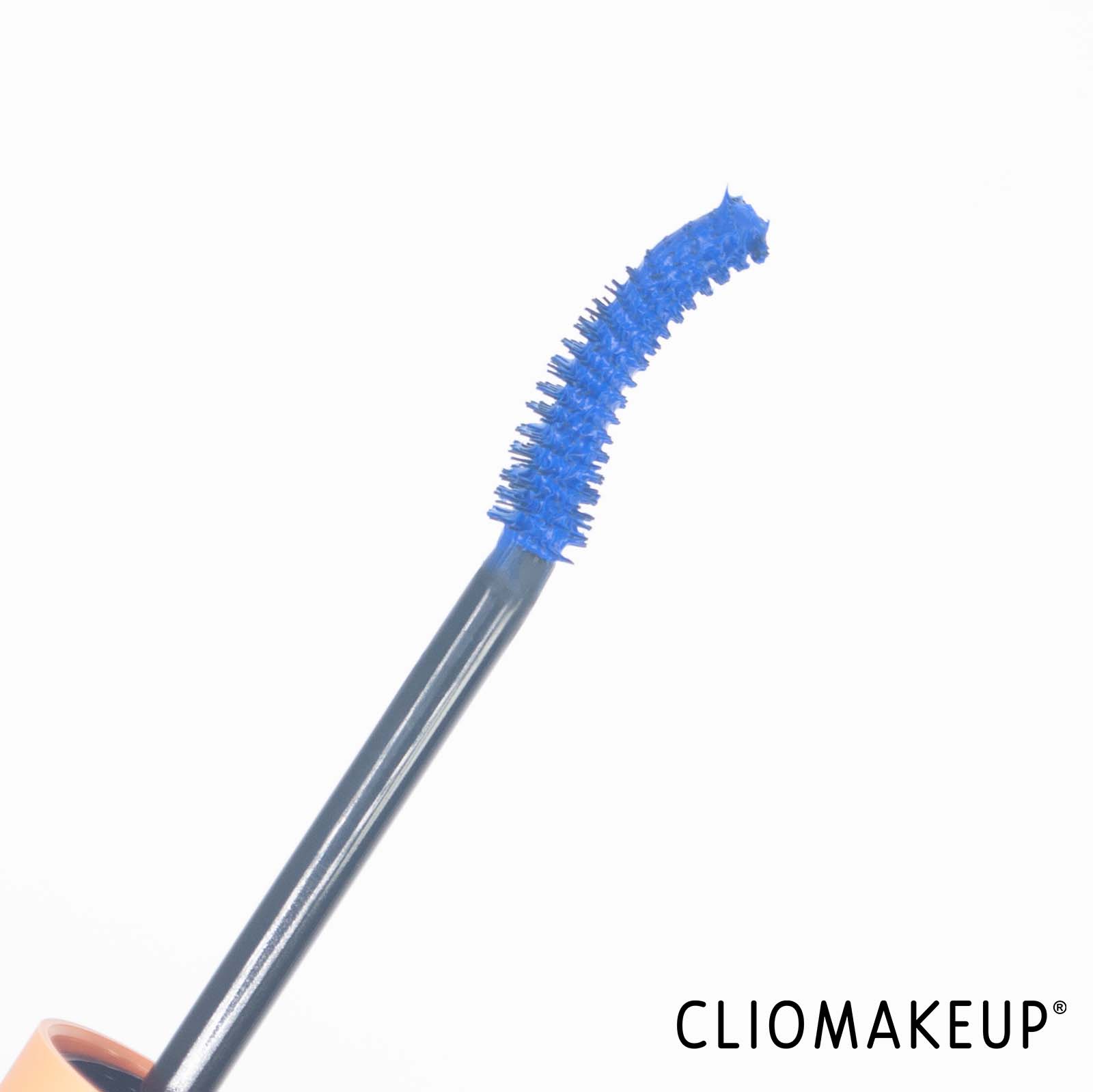 cliomakeup-recensione-mascara-kiko-beauty-roar-volumizing-e-curling-effect-mascara-5