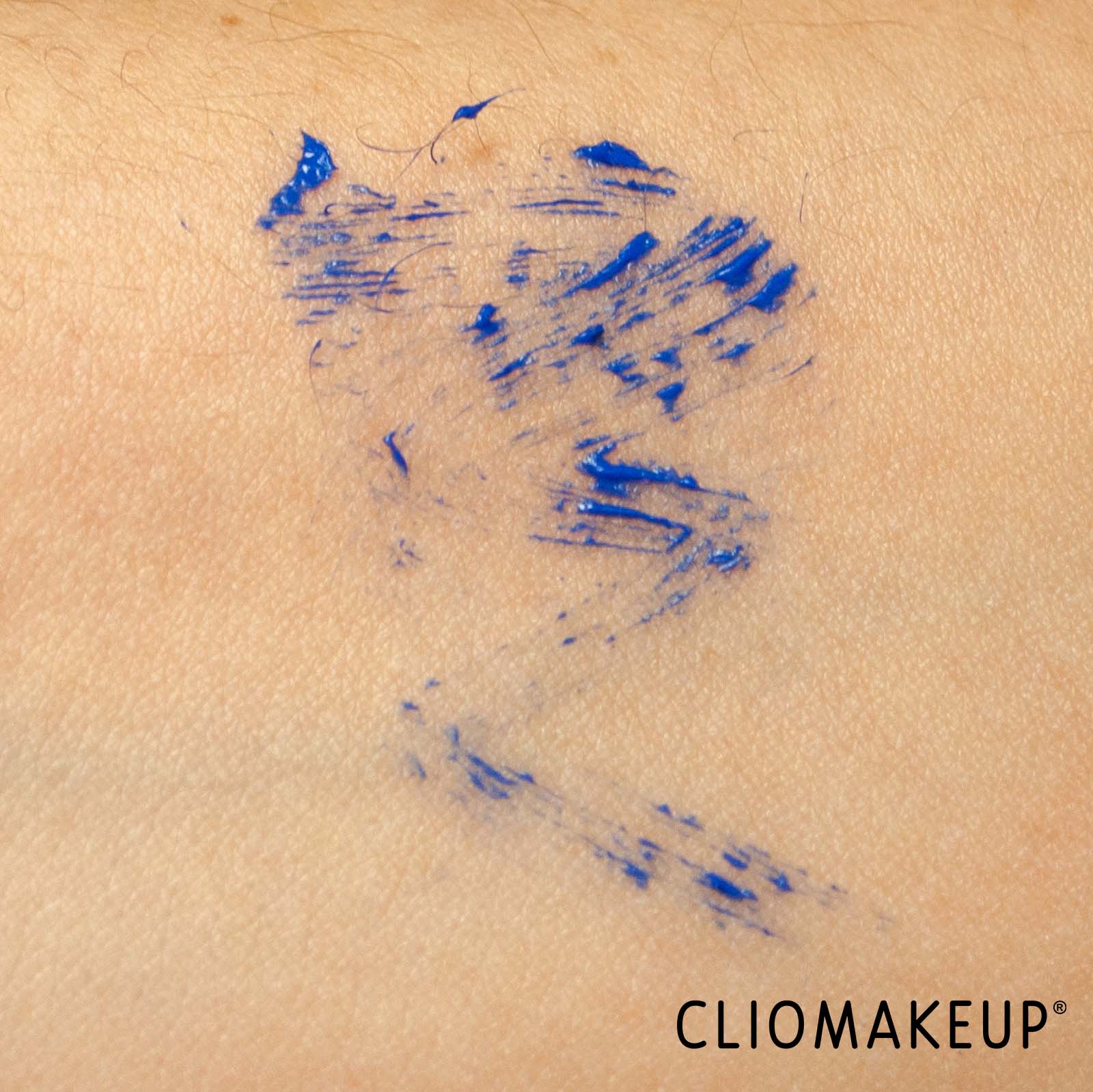 cliomakeup-recensione-mascara-kiko-beauty-roar-volumizing-e-curling-effect-mascara-6