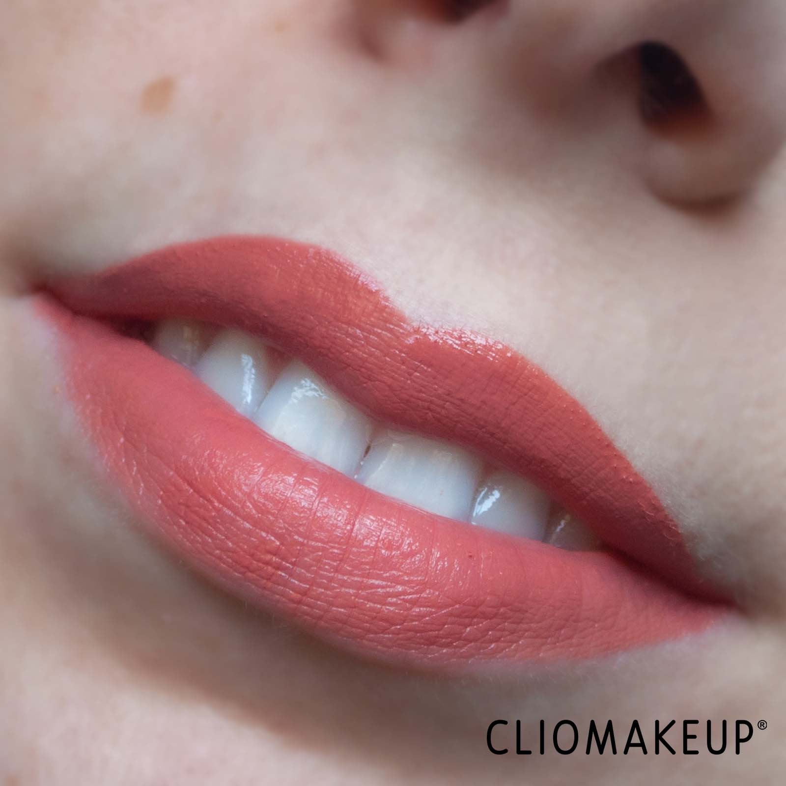 cliomakeup-recensione-rossetti-liquidi-maybelline-superstay-vinyl-ink-nude-shock-10