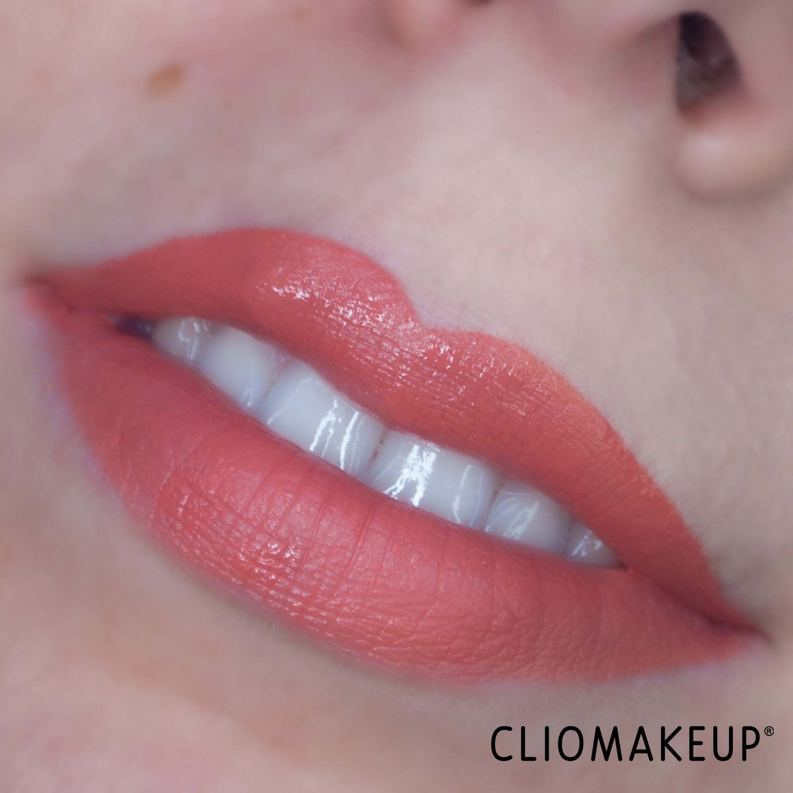 cliomakeup-recensione-rossetti-liquidi-maybelline-superstay-vinyl-ink-nude-shock-11