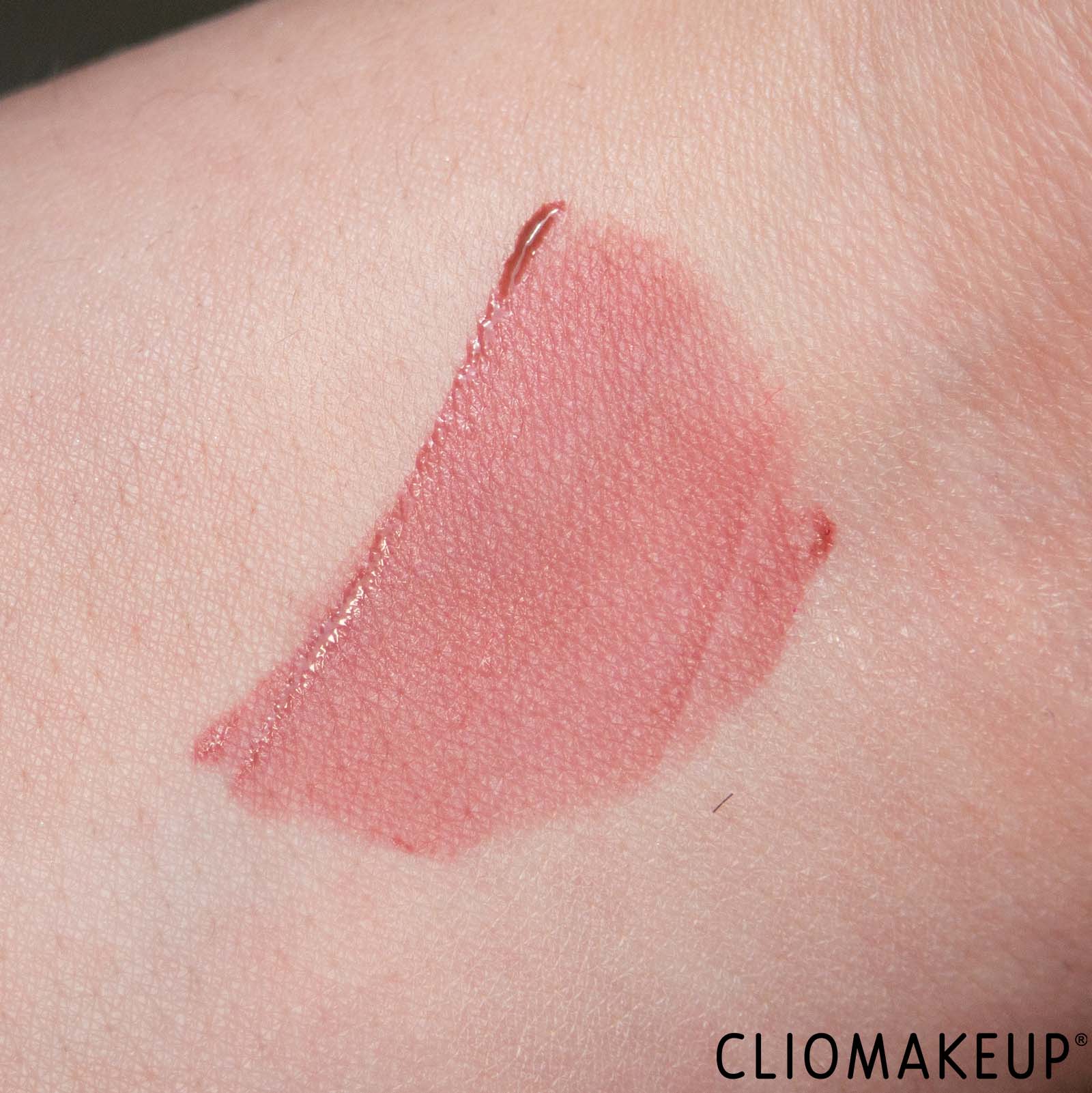 cliomakeup-recensione-tinta-labbra-e-guance-huda-beauty-creamy-lip-e-cheek-stain-7