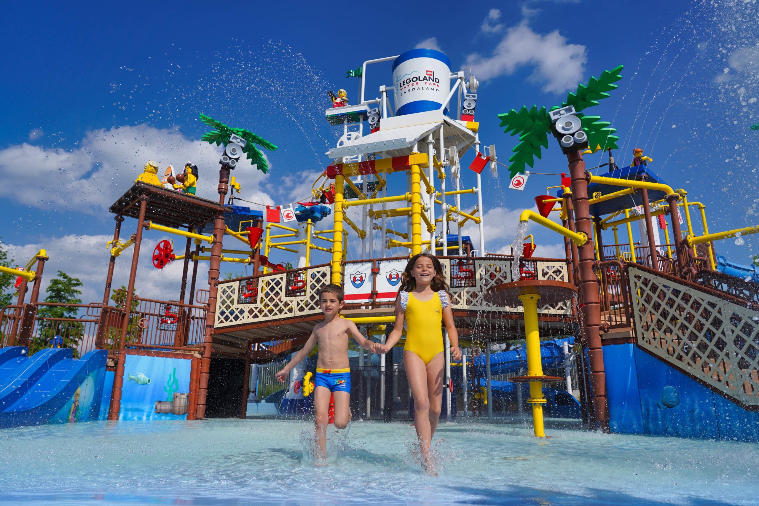 cliomakeup-parchi-acquatici-estate-2023--LEGOLAND-Water-Park-Gardaland-Beach-party