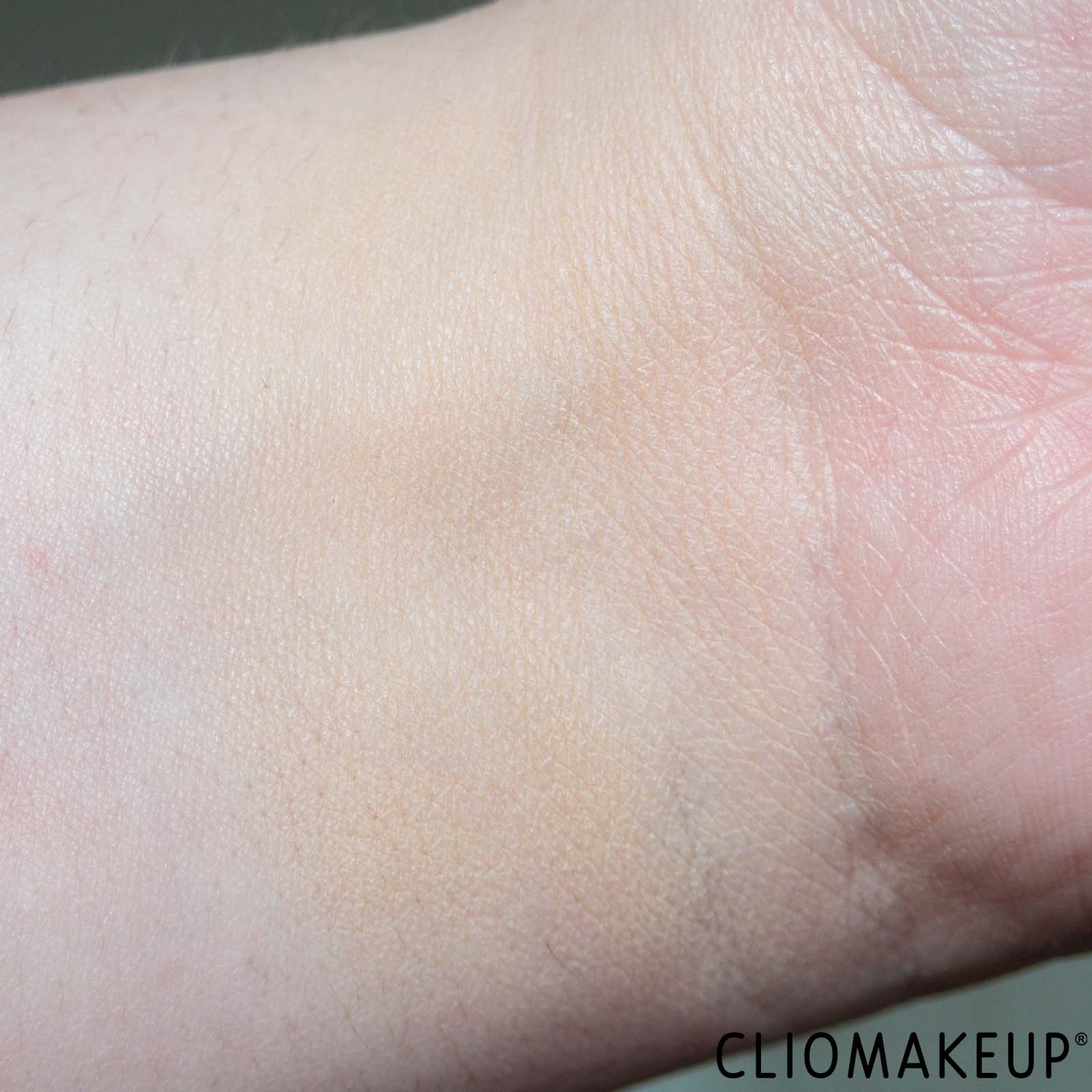 cliomakeup-recensione-fondotinta-astra-compact-foundation-balm-8