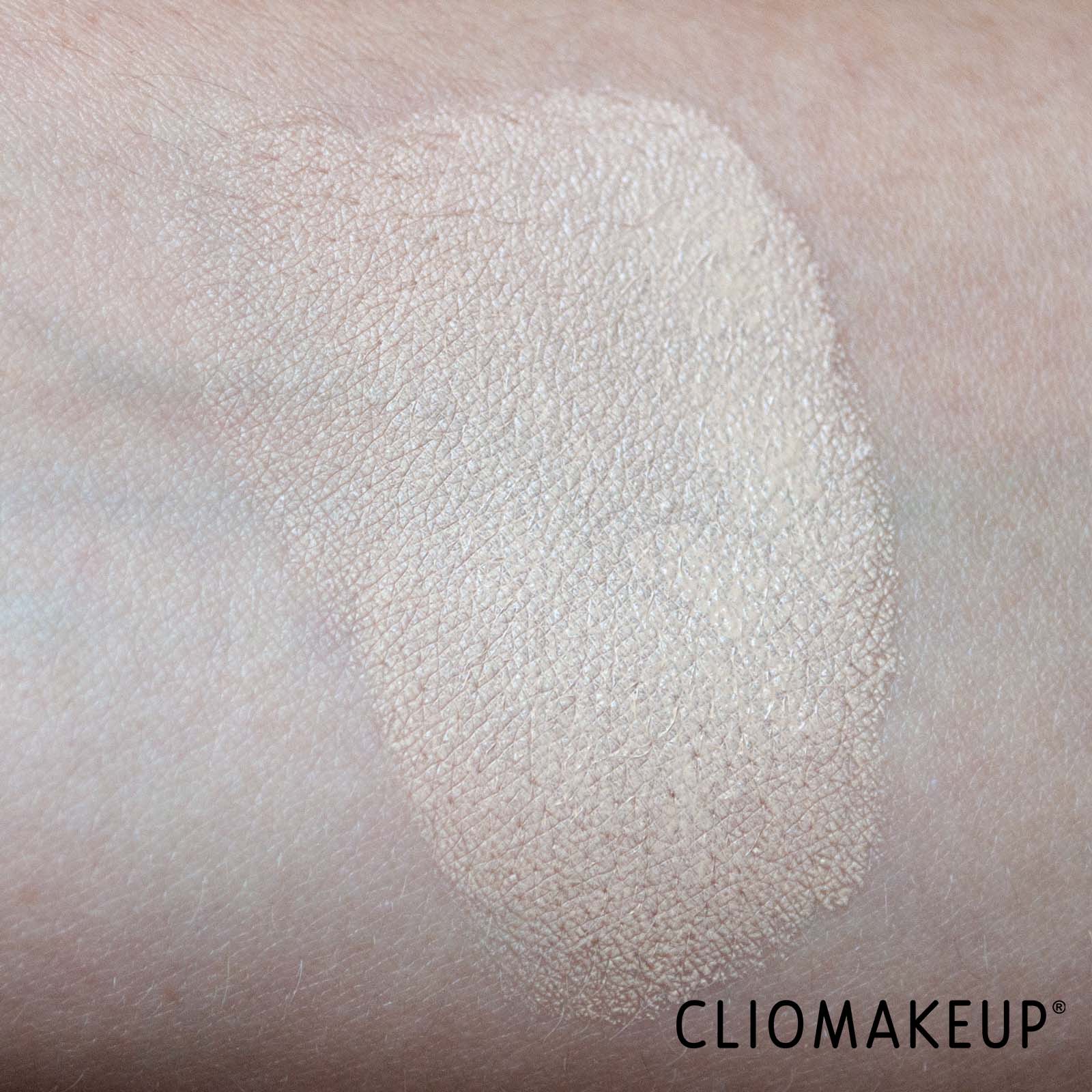 cliomakeup-recensione-correttore-it-cosmetics-bye-bye-dark-spots-concealer-+-serum-6