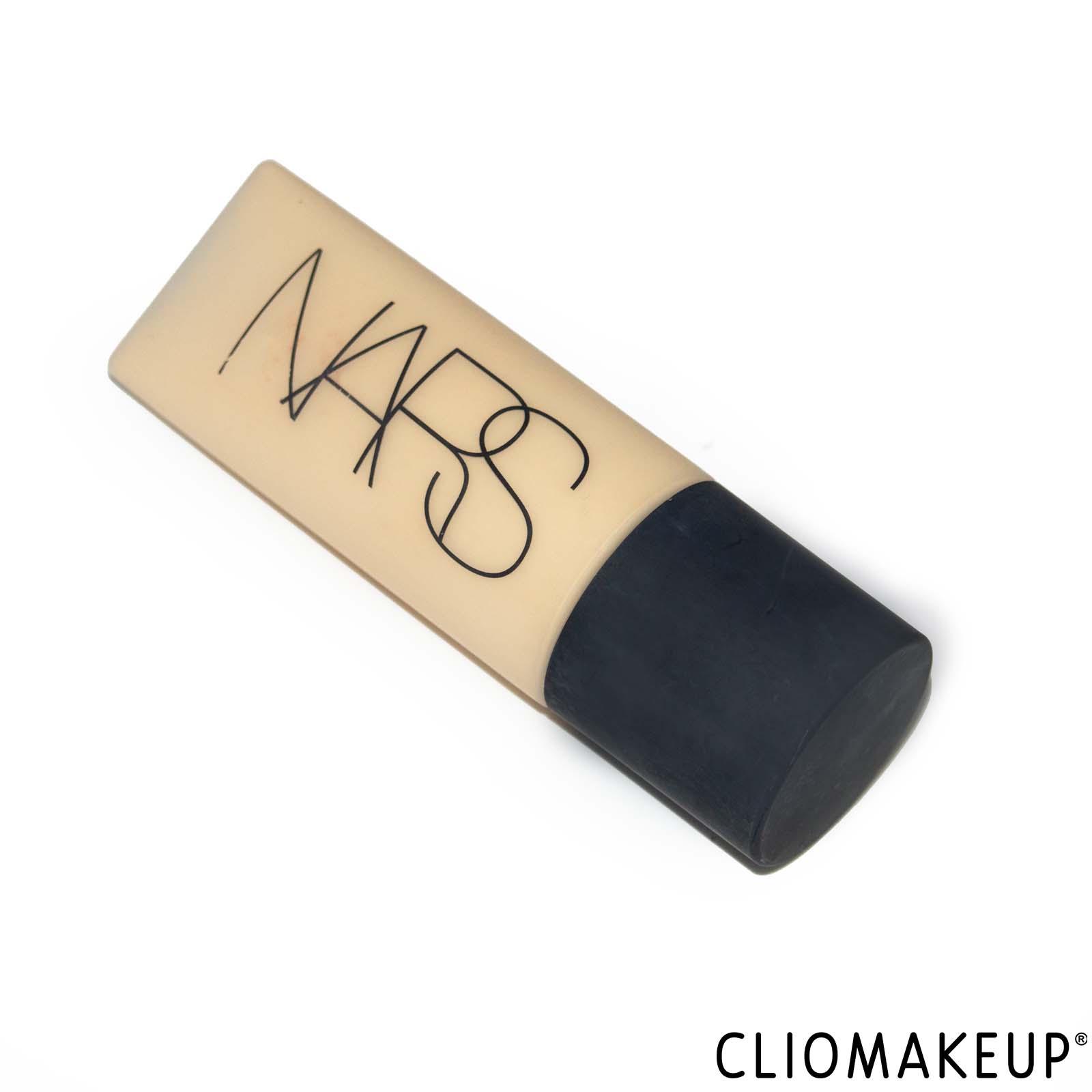 cliomakeup-recensione-fondotinta-nars-soft-matte-complete-foundation-4