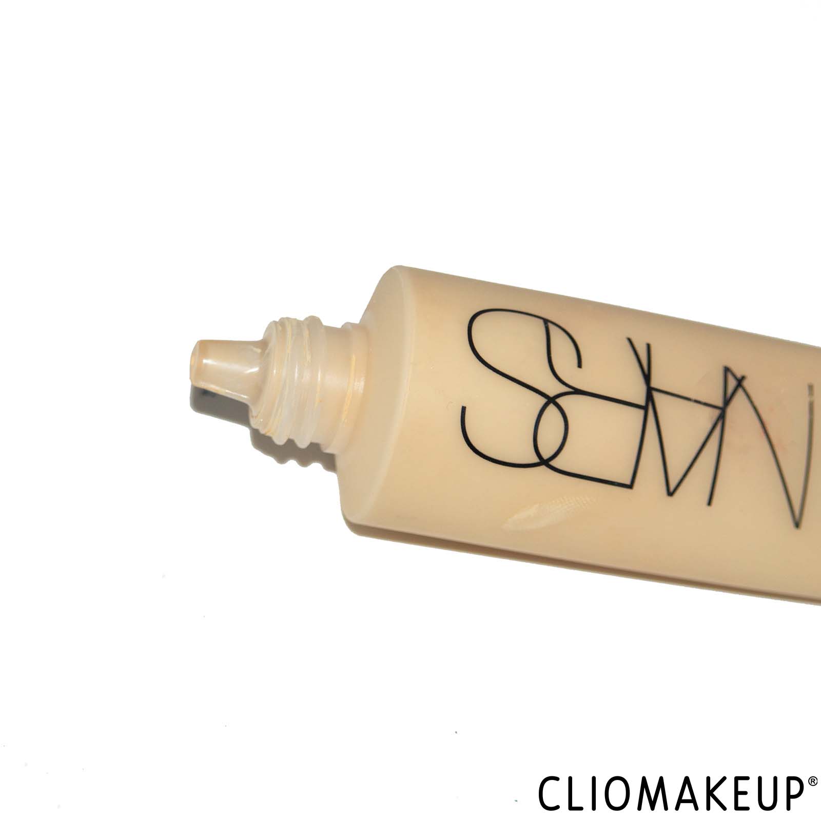 cliomakeup-recensione-fondotinta-nars-soft-matte-complete-foundation-5