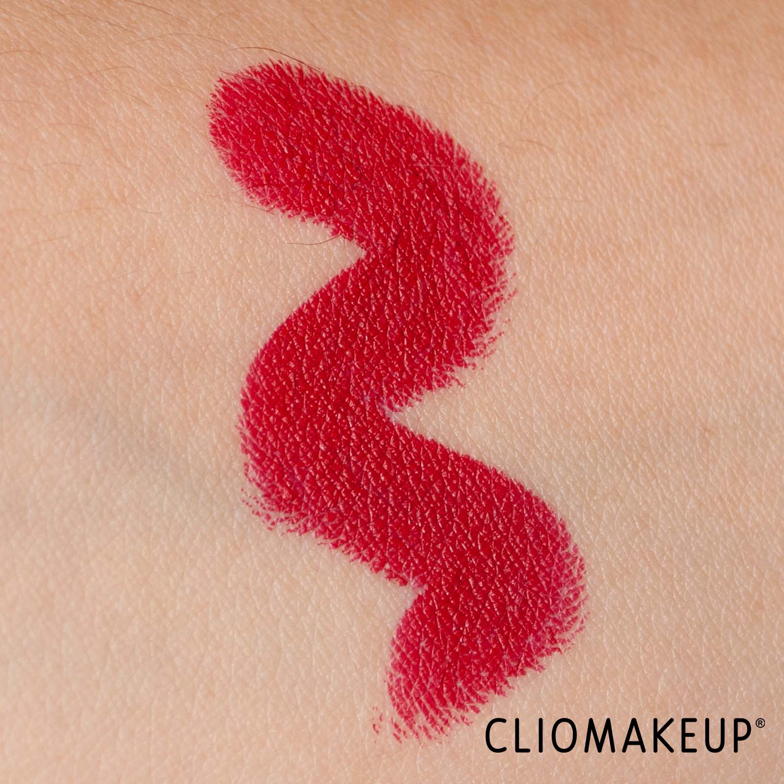 cliomakeup-recensione-rossetto-natasha-denona-i-need-a-rouge-lip-styletto-7