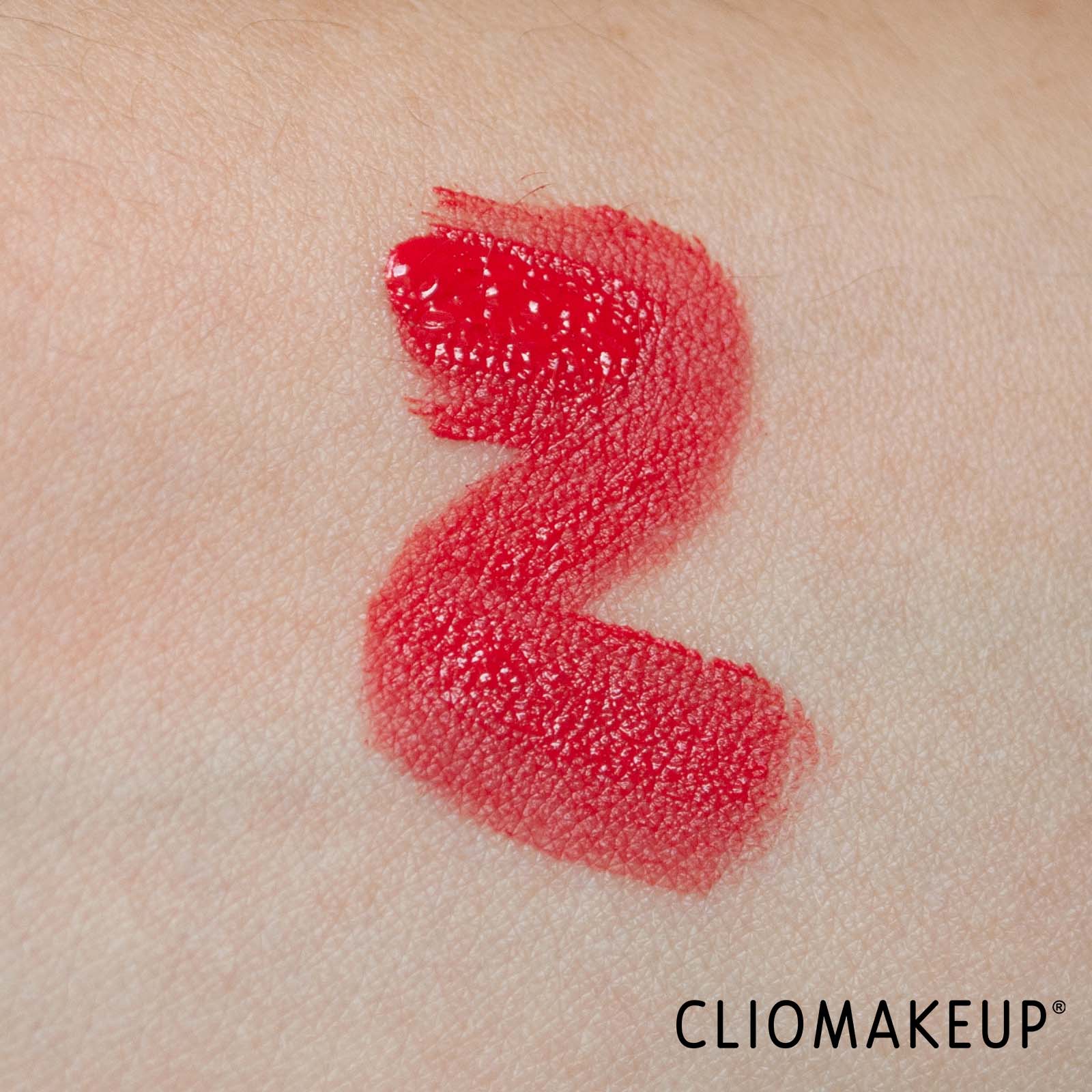 cliomakeup-recensione-tinta-labbra-e-guance-neonude-giorgia-soleri-color-fluid-lip-e-cheek-6