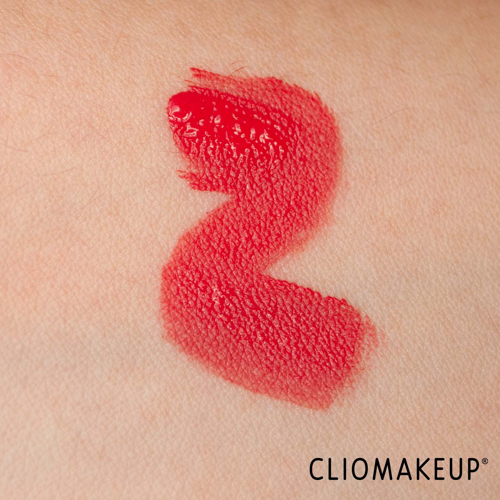 cliomakeup-recensione-tinta-labbra-e-guance-neonude-giorgia-soleri-color-fluid-lip-e-cheek-7