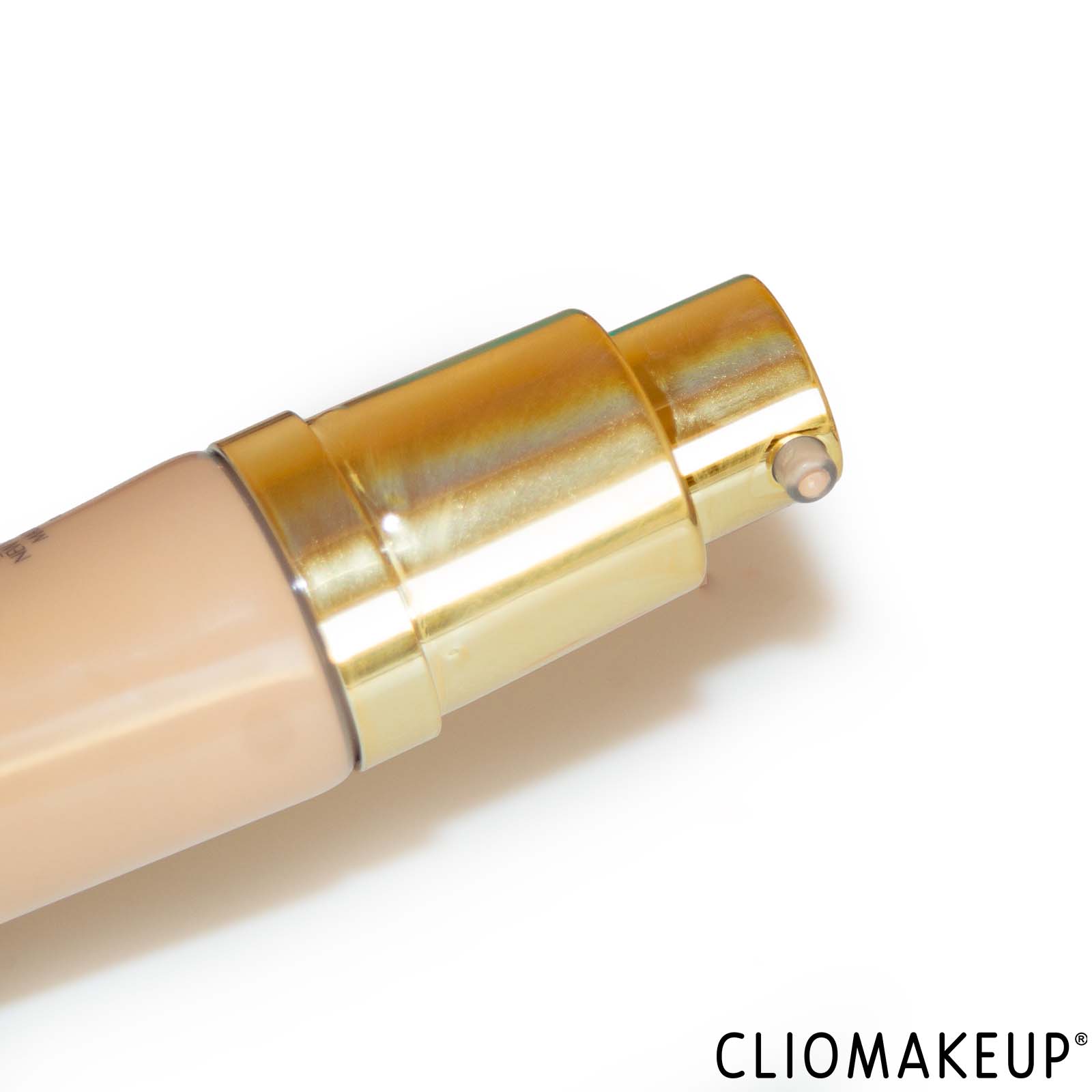 cliomakeup-recensione-fondotinta-estee-lauder-futurist-hydra-rescue-moisturizing-spf45-5