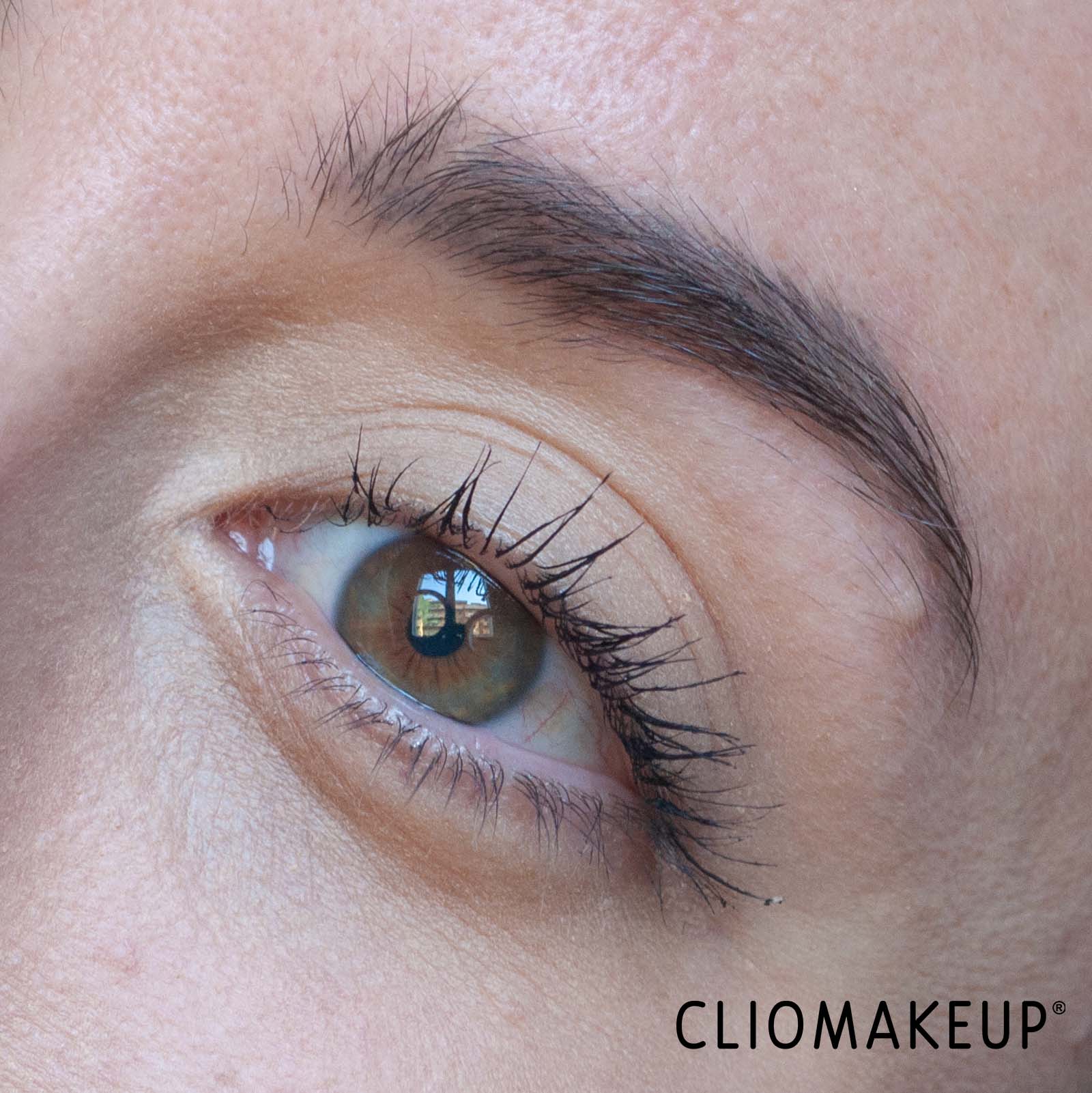 cliomakeup-recensione-mascara-huda-beauty-one-coat-wow!-extra-volumizing-and-lifting-mascara-10