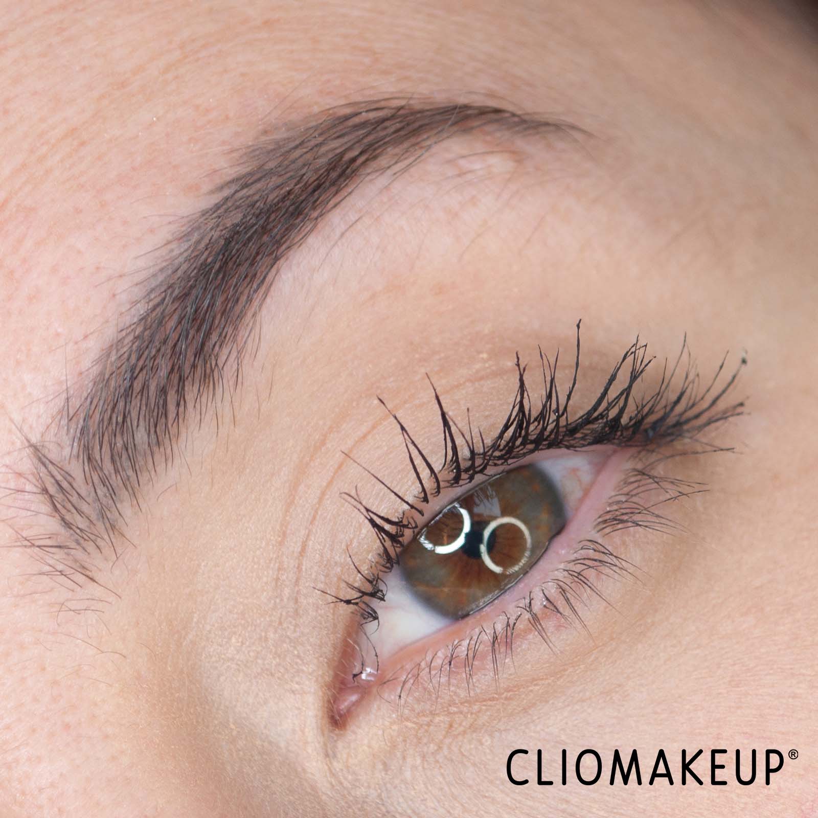 cliomakeup-recensione-mascara-huda-beauty-one-coat-wow!-extra-volumizing-and-lifting-mascara-11