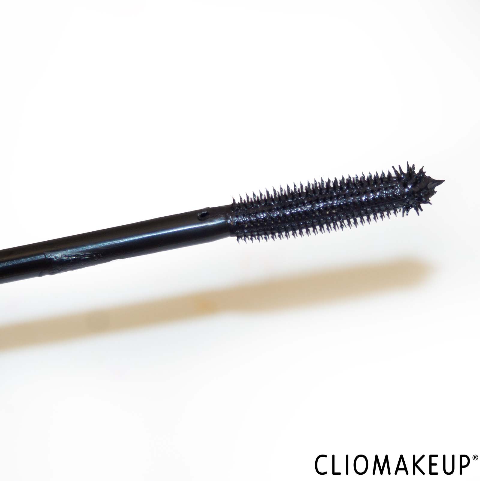 cliomakeup-recensione-mascara-it-cosmetics-hello-lashes-volumizing-mascara-with-lash-serum-5