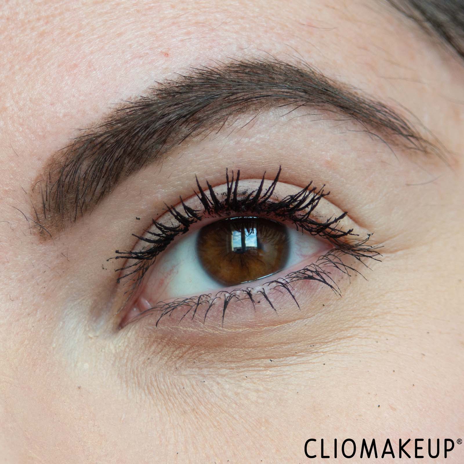 cliomakeup-recensione-mascara-revlon-so-fierce-big-bad-lash-waterproof-mascara-12