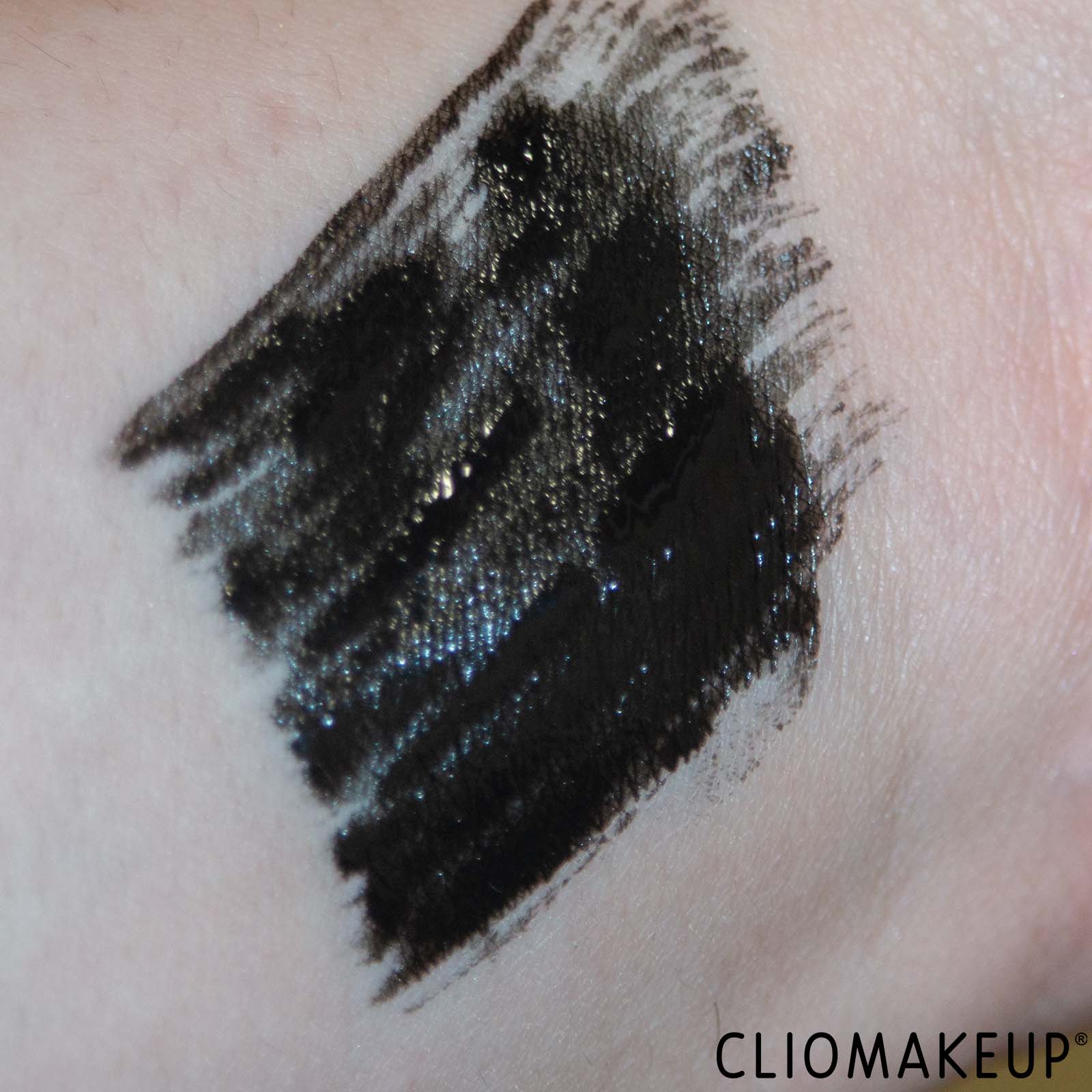 cliomakeup-recensione-mascara-revlon-so-fierce-big-bad-lash-waterproof-mascara-6