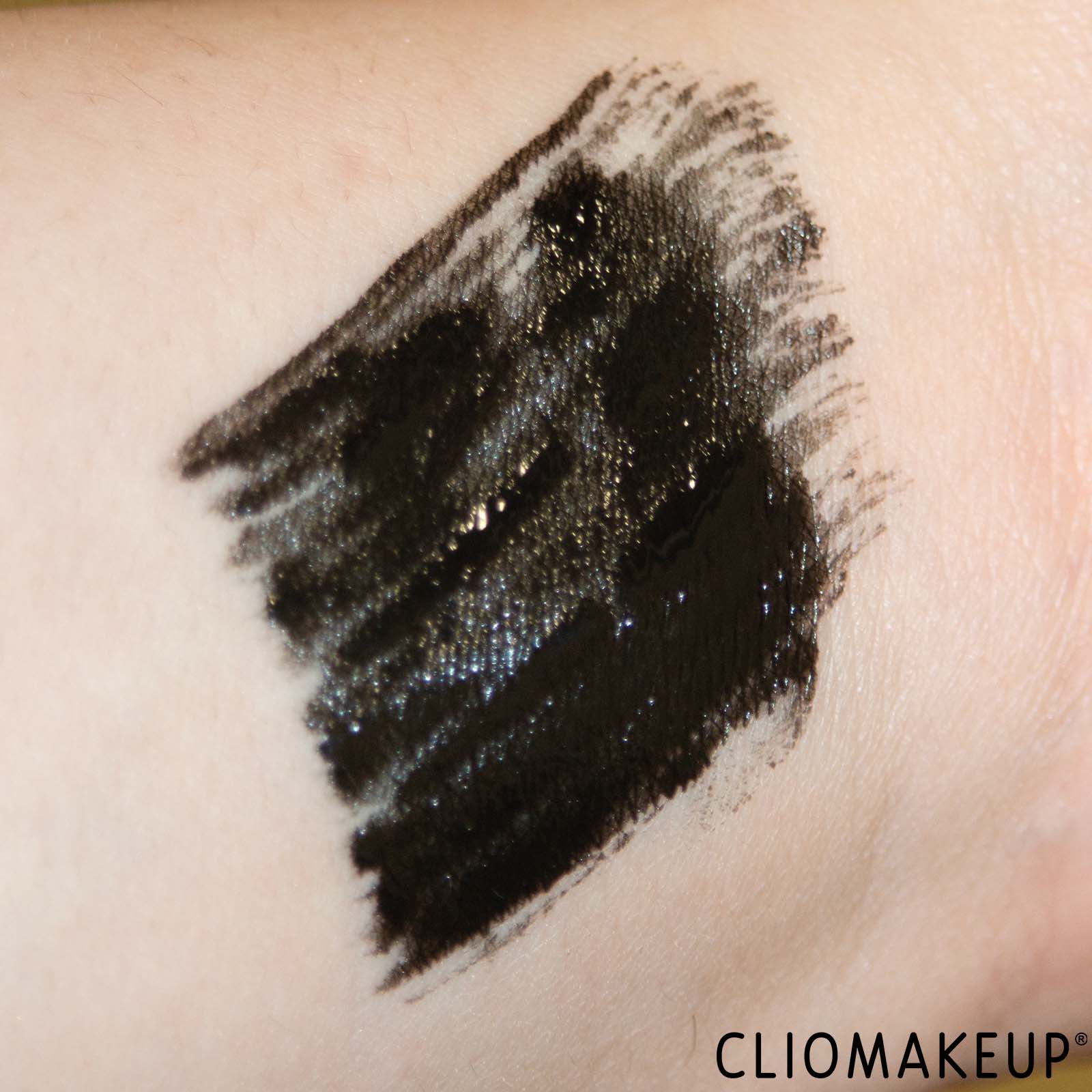 cliomakeup-recensione-mascara-revlon-so-fierce-big-bad-lash-waterproof-mascara-7